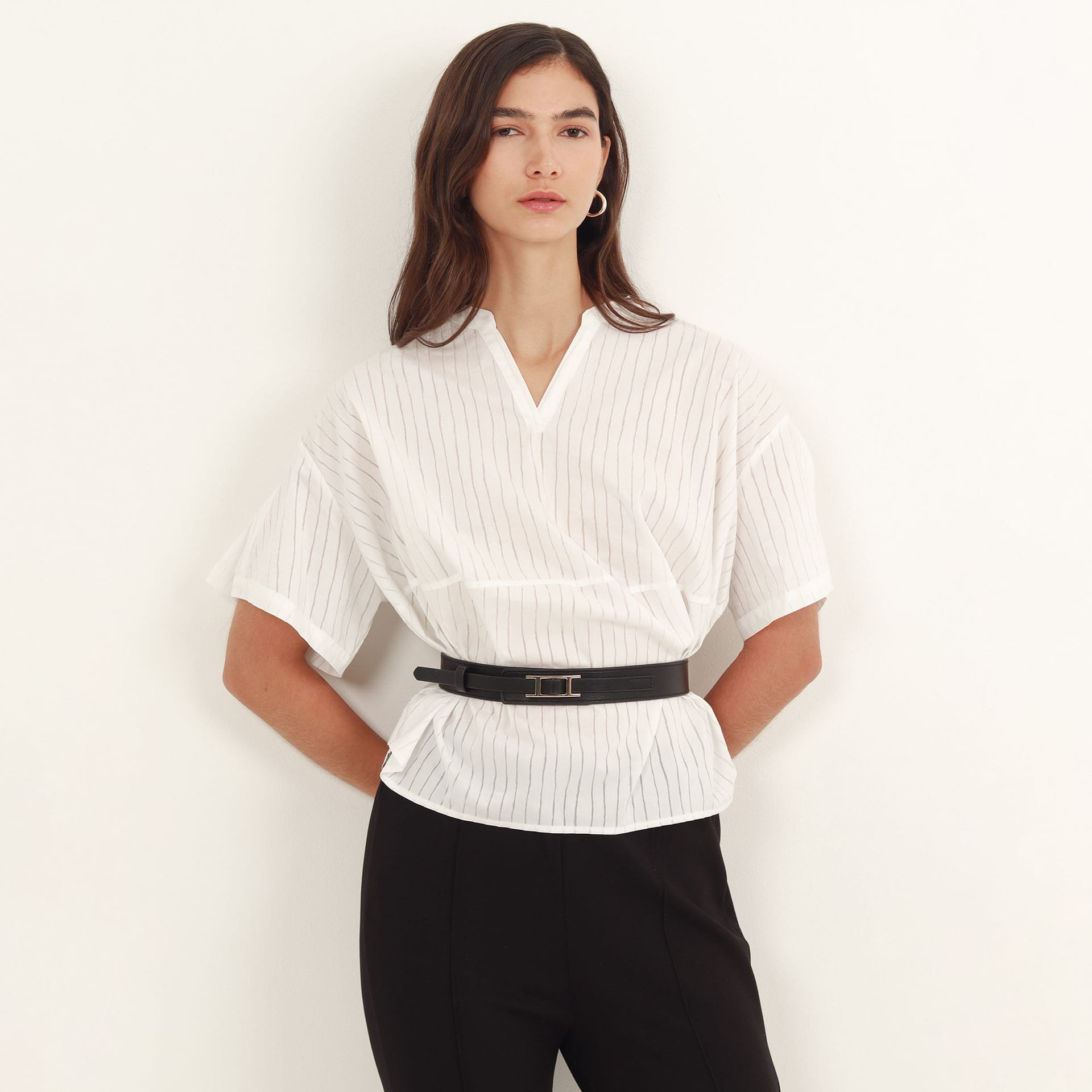Blusa cuello V manga corta - imagen 5