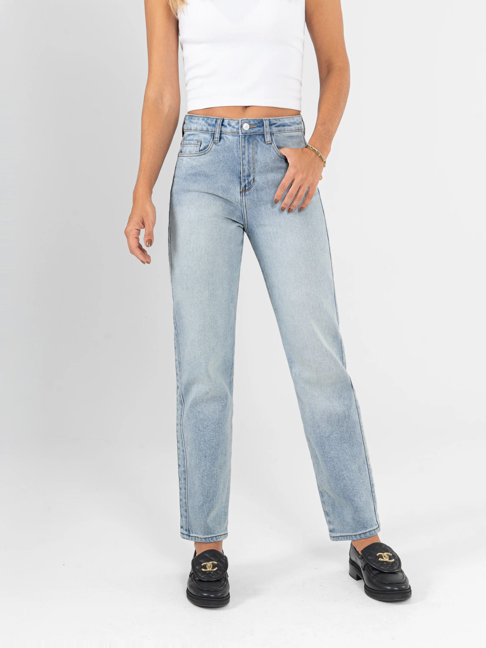 Ref: 066185 Jean Mom fit, slim cropped, stretch, tiro alto, tono azul claro - imagen 2