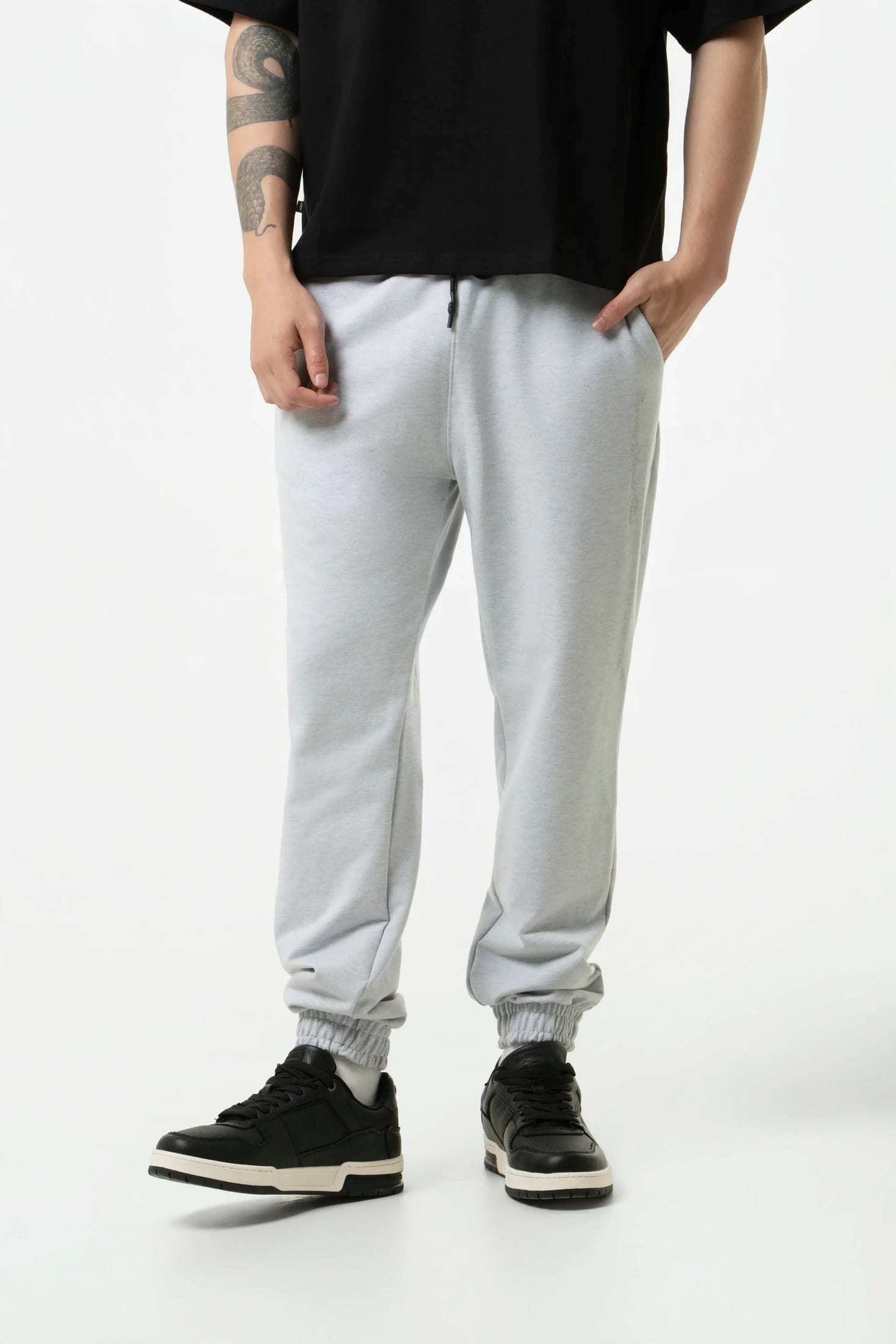 PANTALON JOGG COLOR GRIS JASPE CLARO - imagen 2