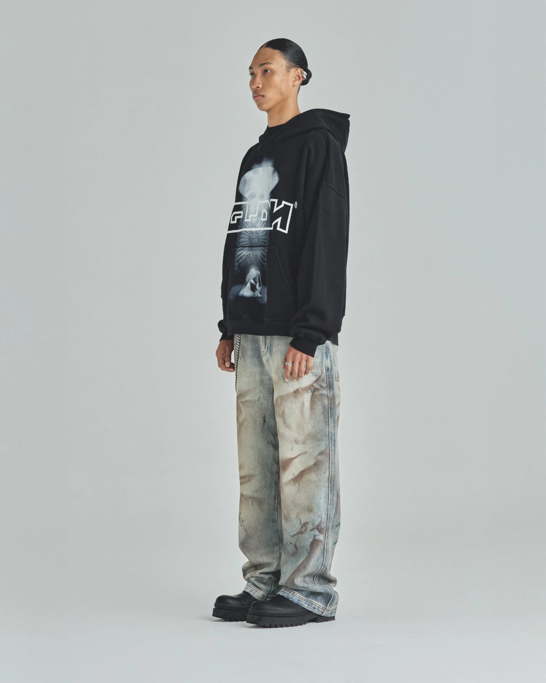 Spring Consolation Hoodie Black - imagen 5