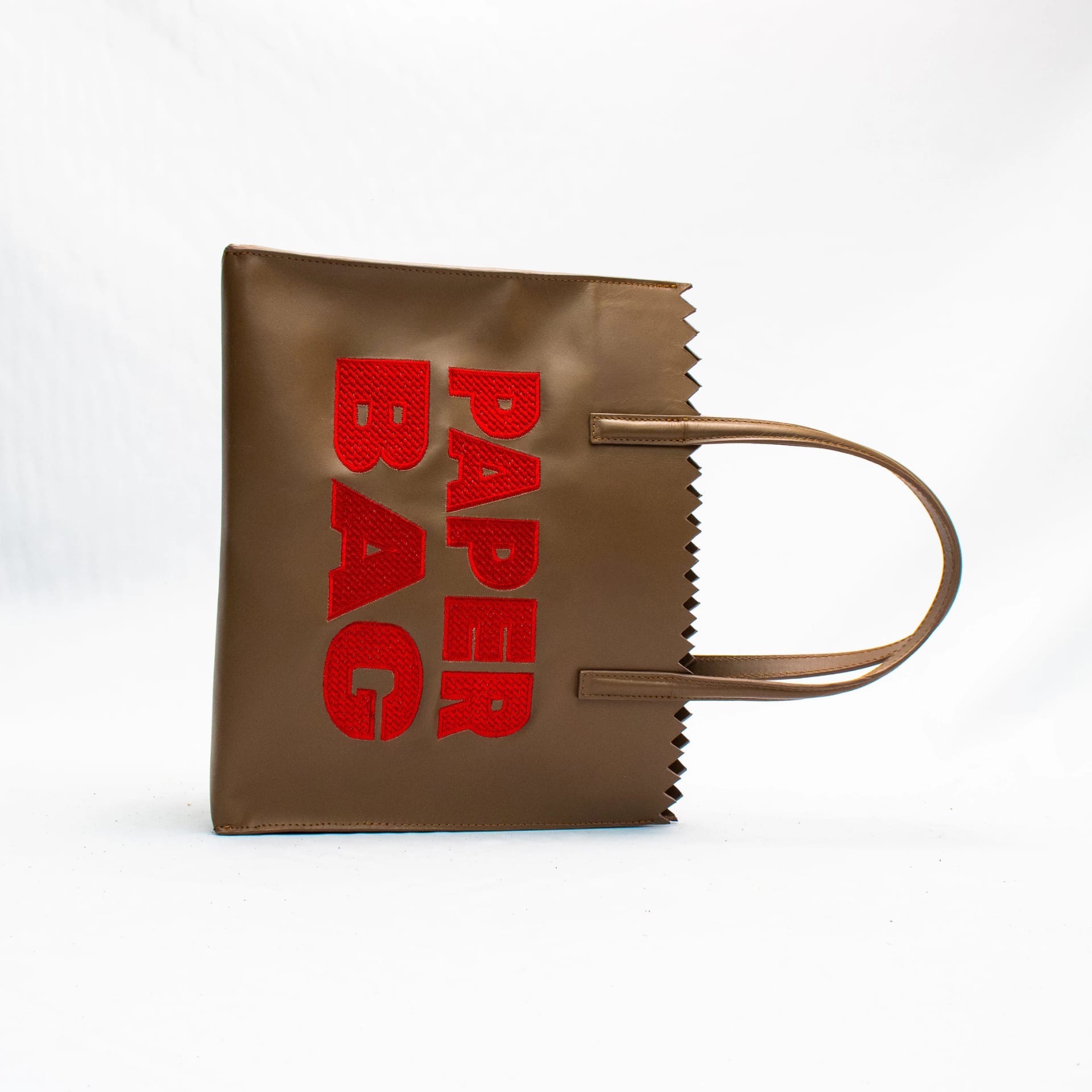 PAPER BAG SHORT - taupe x bordado rojo - imagen 3