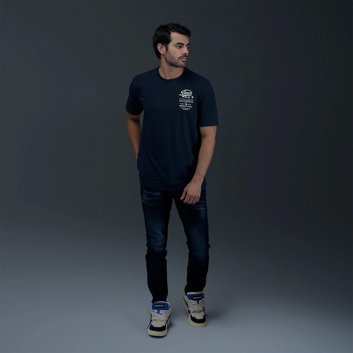 Camiseta Regular Negra - imagen 4
