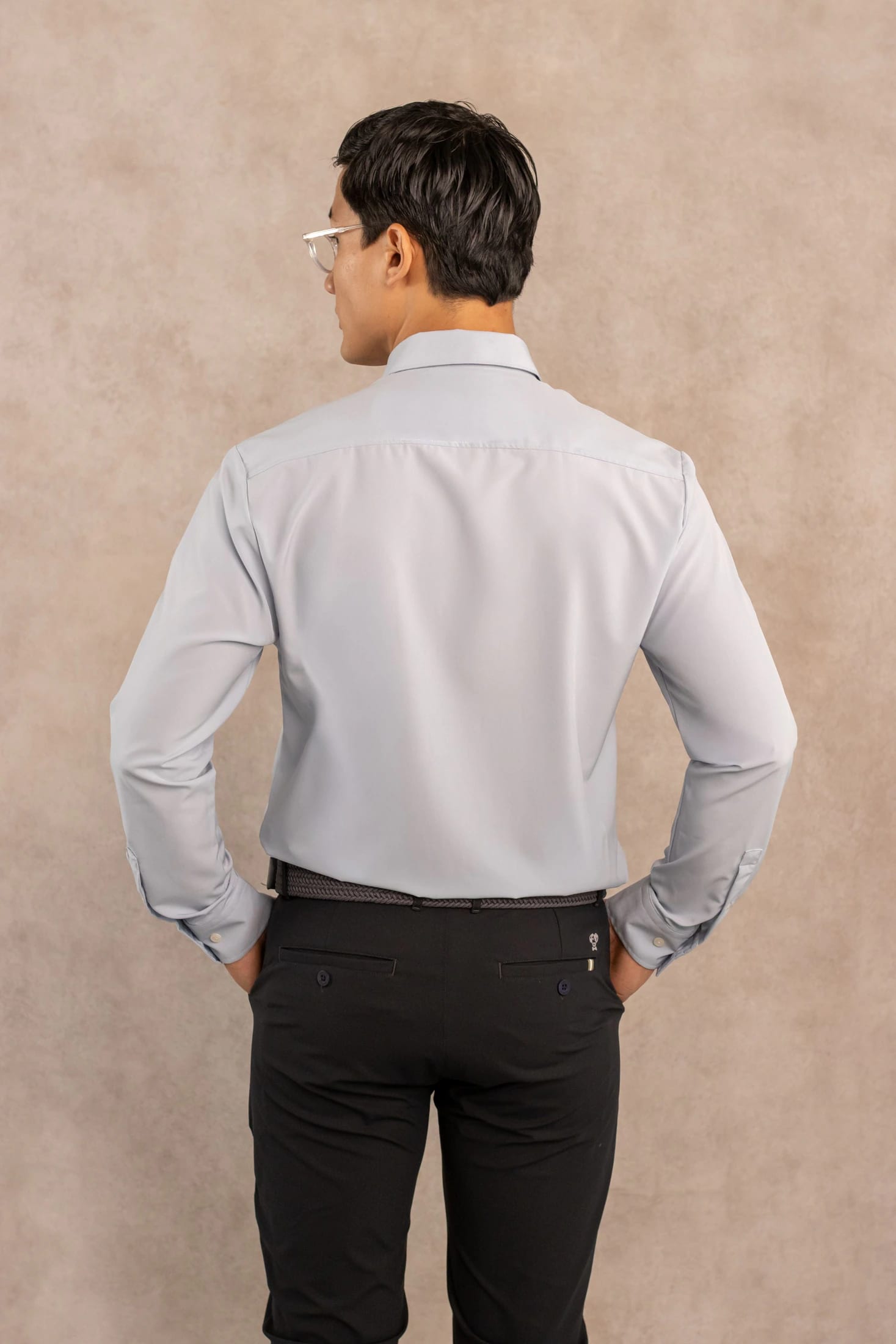 Camisa Performance Antiarrugas Gris Stone - imagen 3