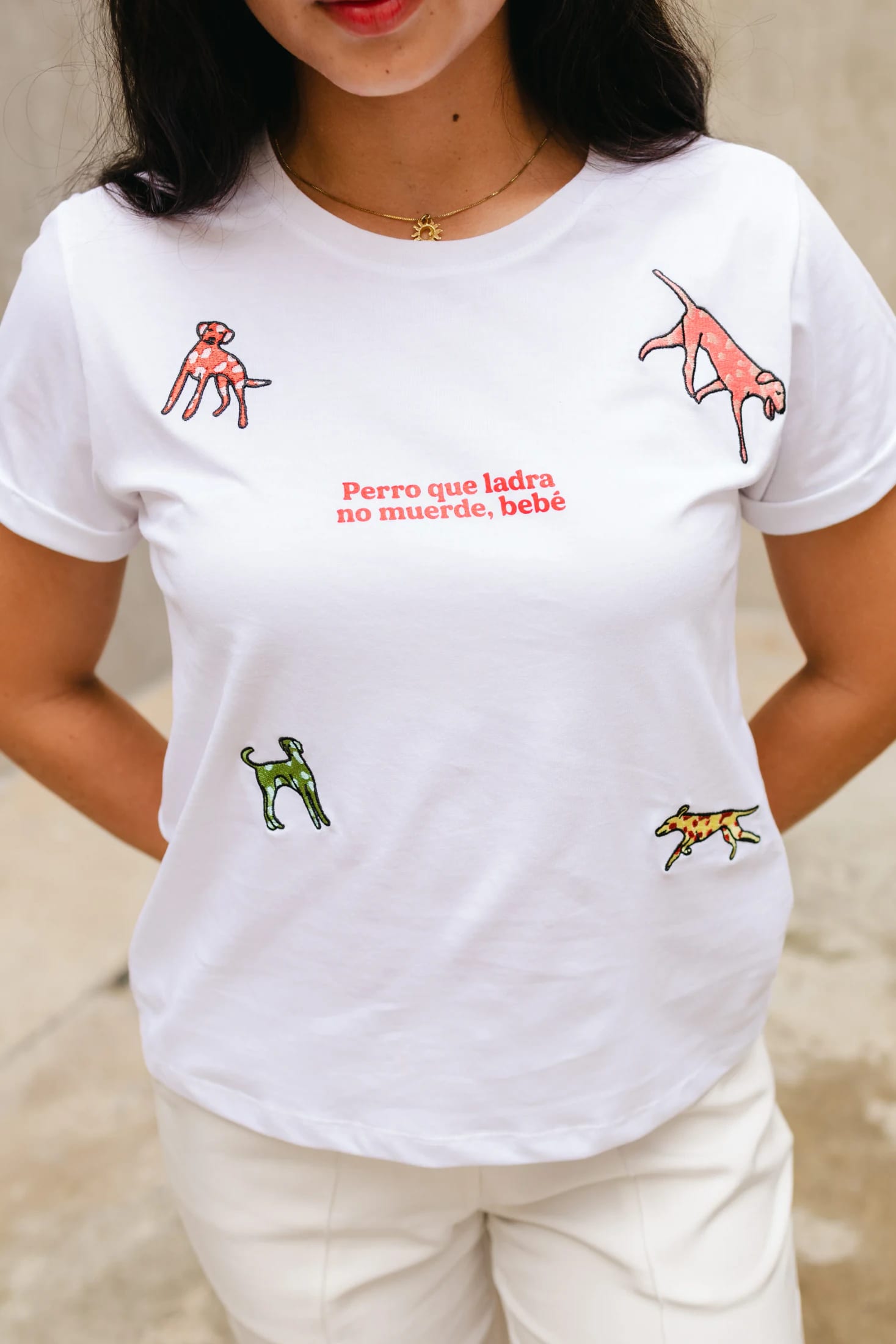 Perro Que Ladra No Muerde Bebé Oversized Tee - imagen 4