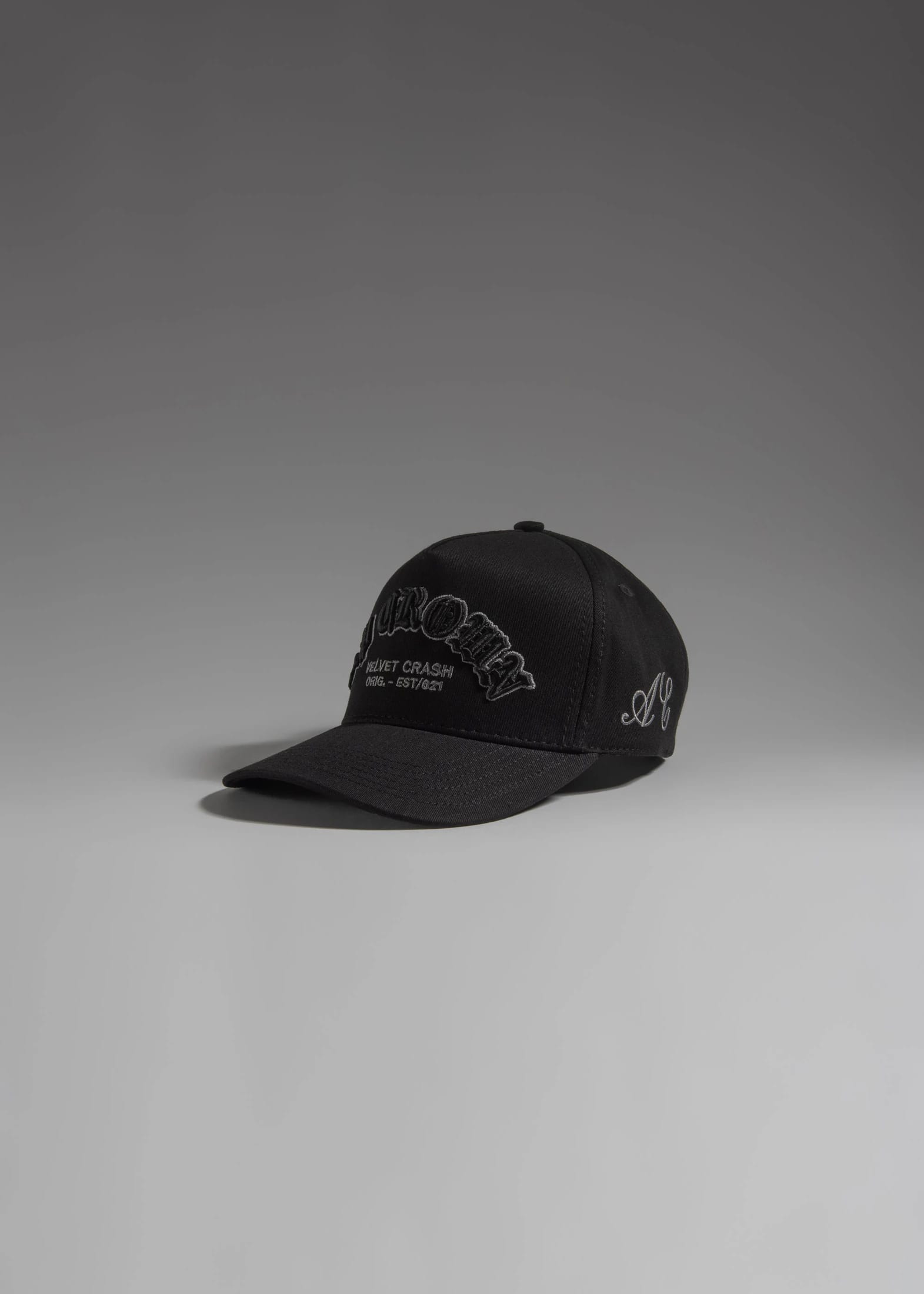 VELVET CROWN CAP - imagen 4