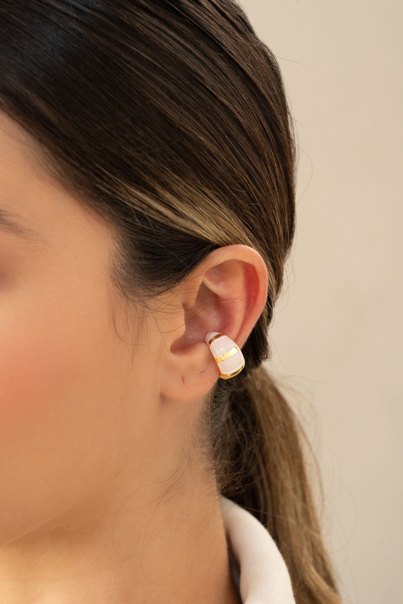 Earcuff Rayas Gold - imagen 4