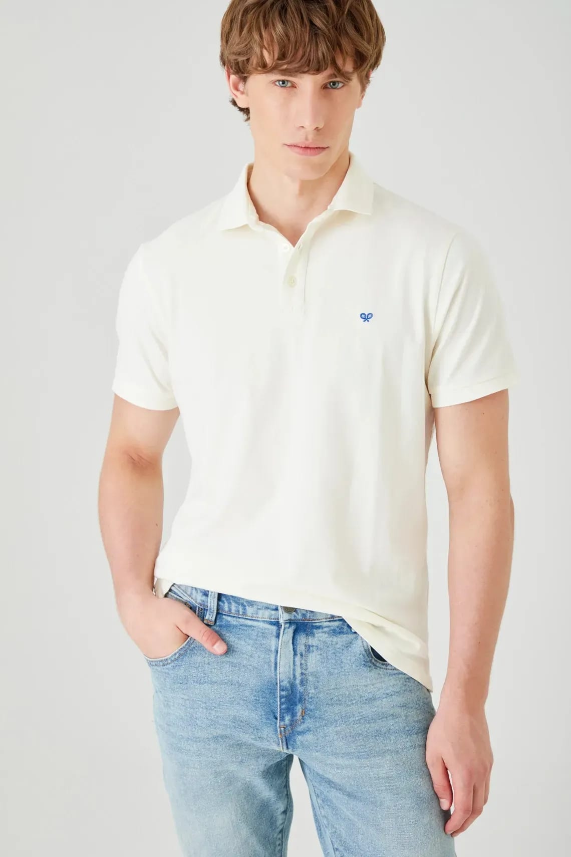 Polo regular fit con logo bordado en algodón blanco para hombre - imagen 2