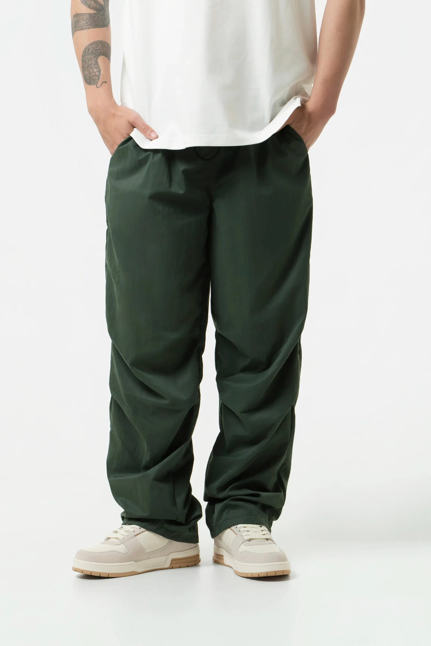 PANTALON JOGG COLOR VERDE MILITAR - imagen 2