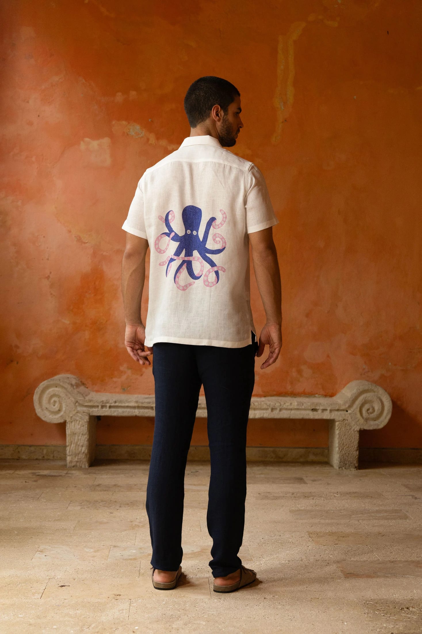 Men's linen shirt white octopus - imagen 2