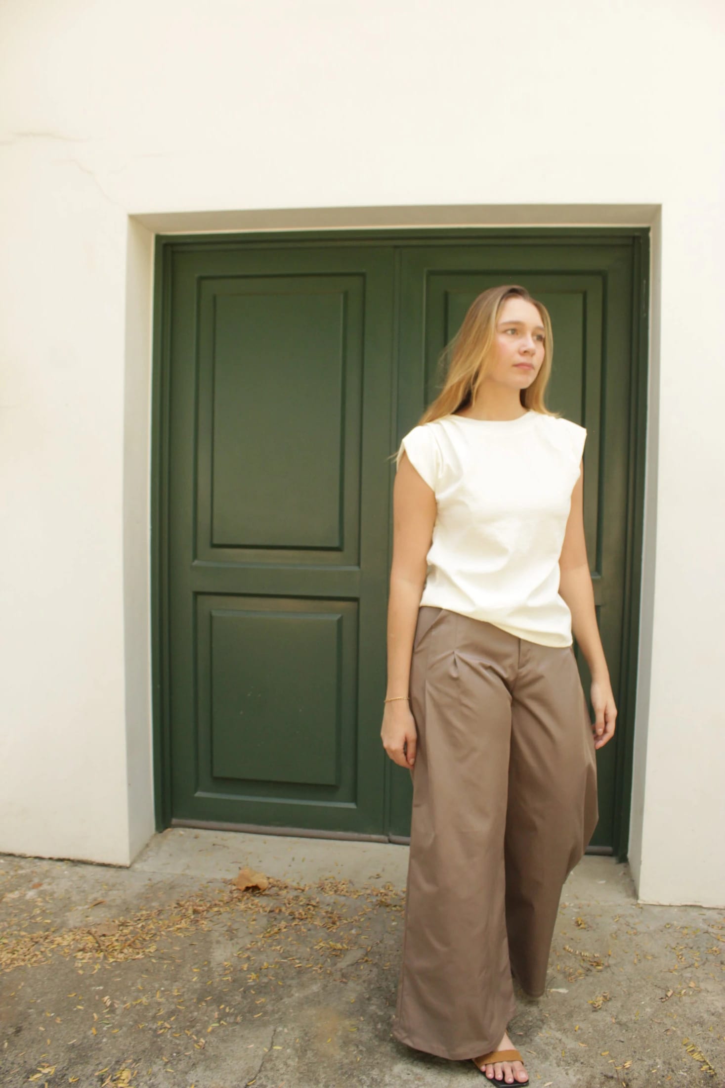 AIRE DE MISTERIO TAUPE PANTS - imagen 2