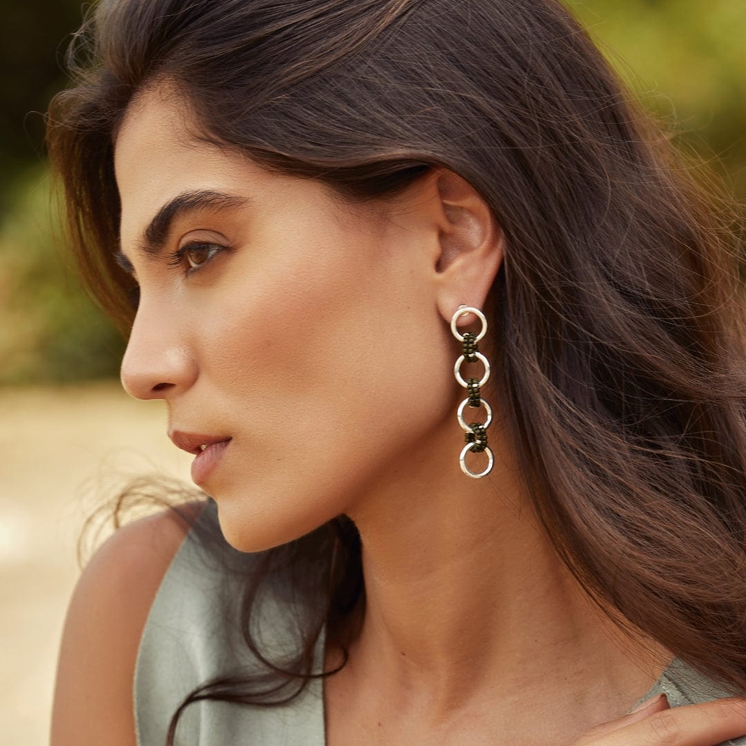 Aretes entrelazados tejidos largos verde oscuro plata - imagen 3