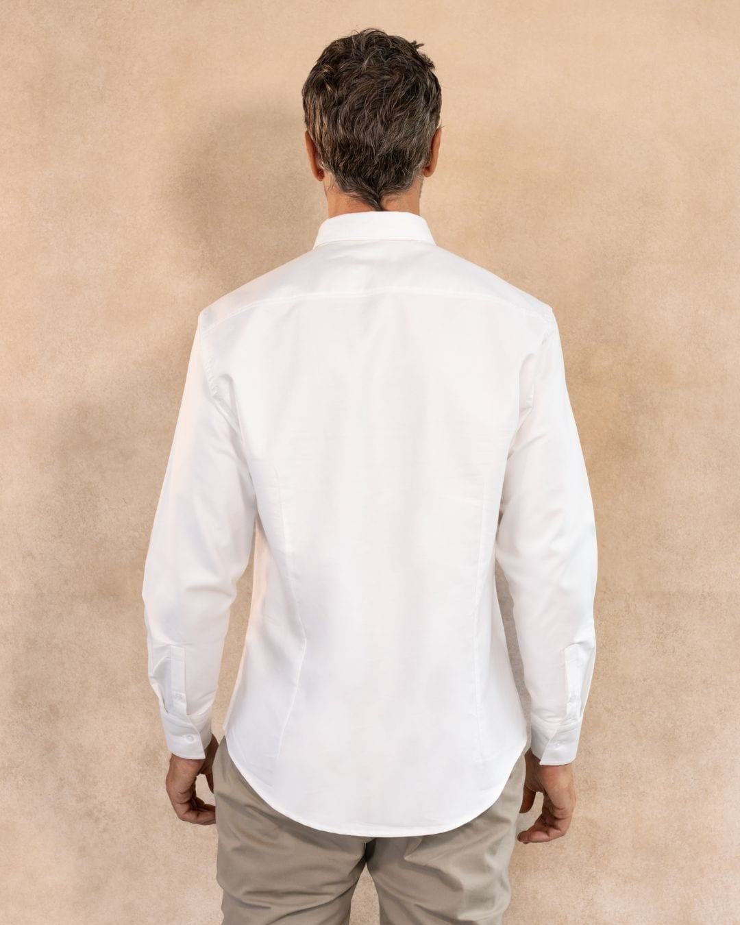 Camisa Antimanchas Oxford Blanca Logo Azul Oscuro- Talla Regular - imagen 3