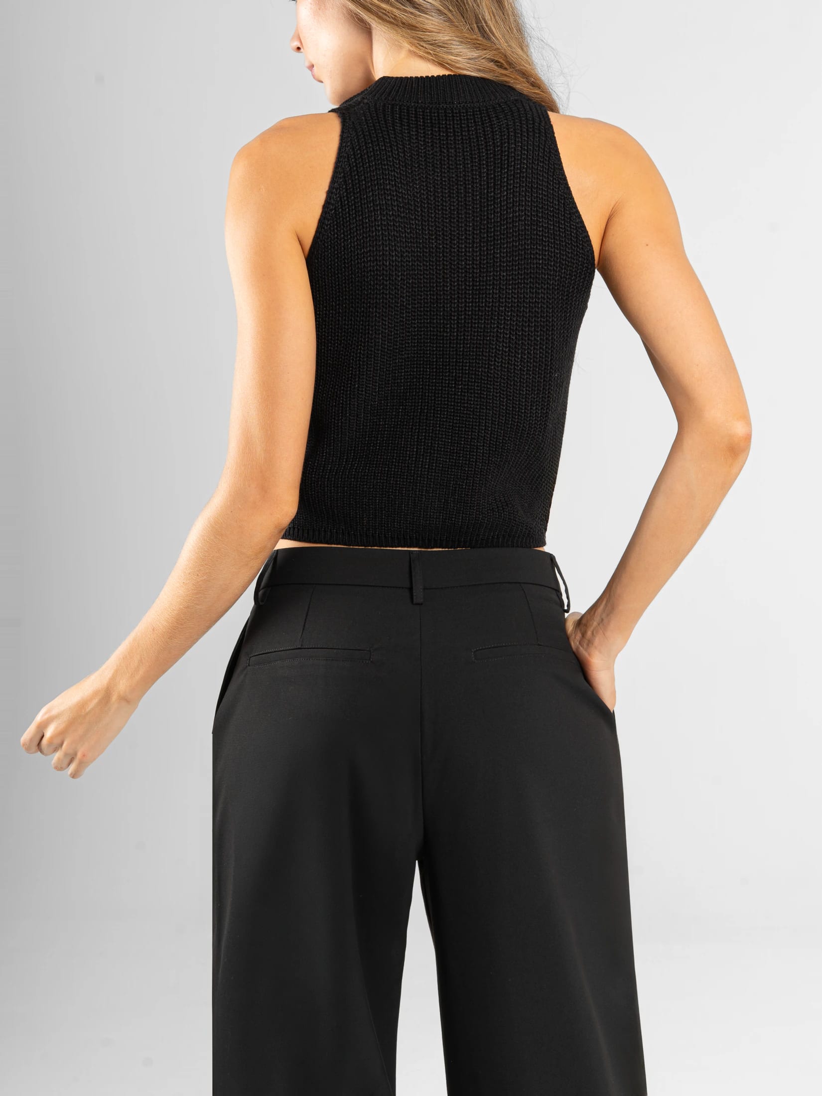 Ref: 0610604 Chaleco tejido acanalado, botones, tono negro - imagen 2