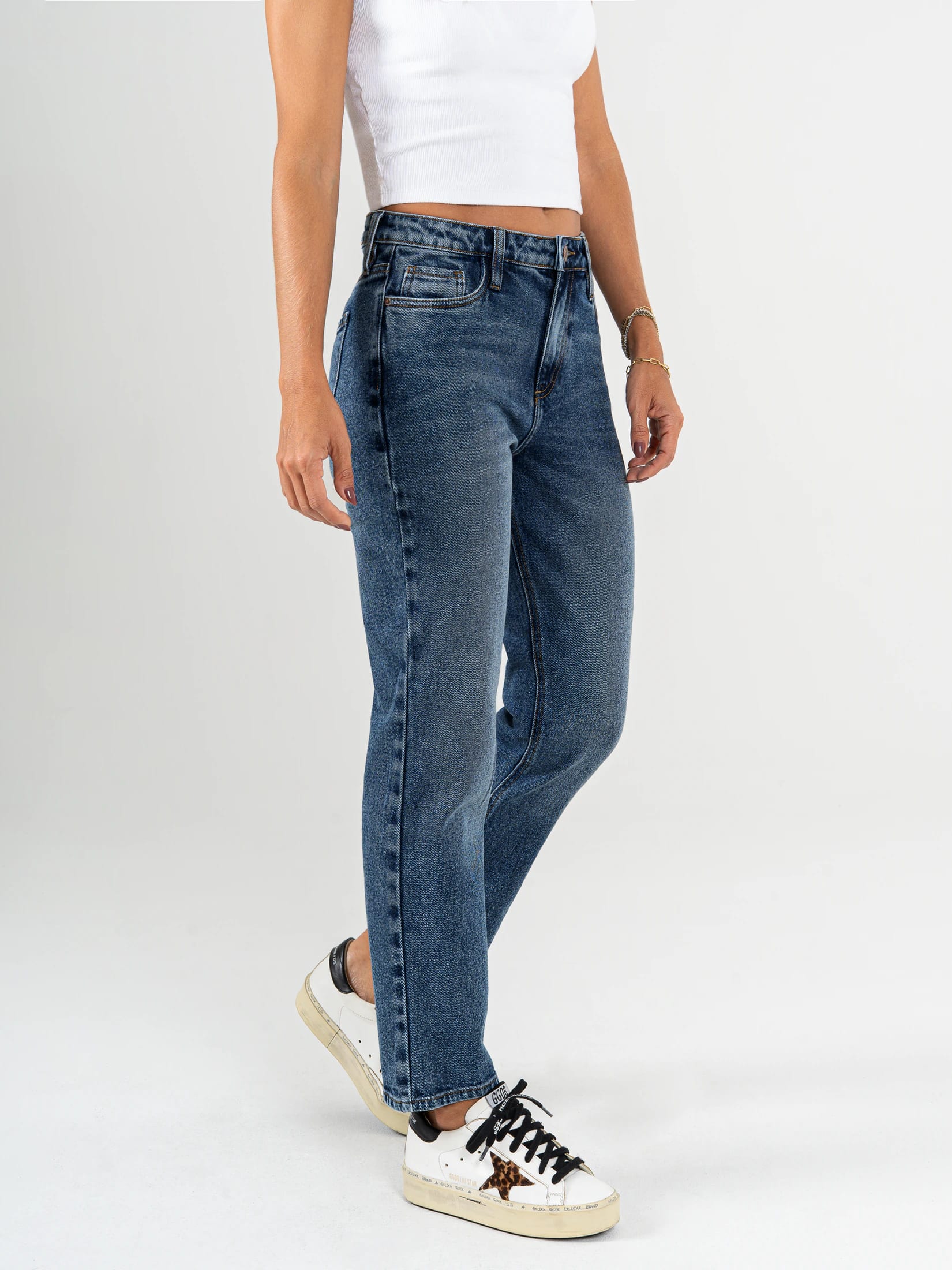 Ref: 065802 Jean Mom fit, slim cropped, stretch, tiro alto, tono azul medio oscuro - imagen 3