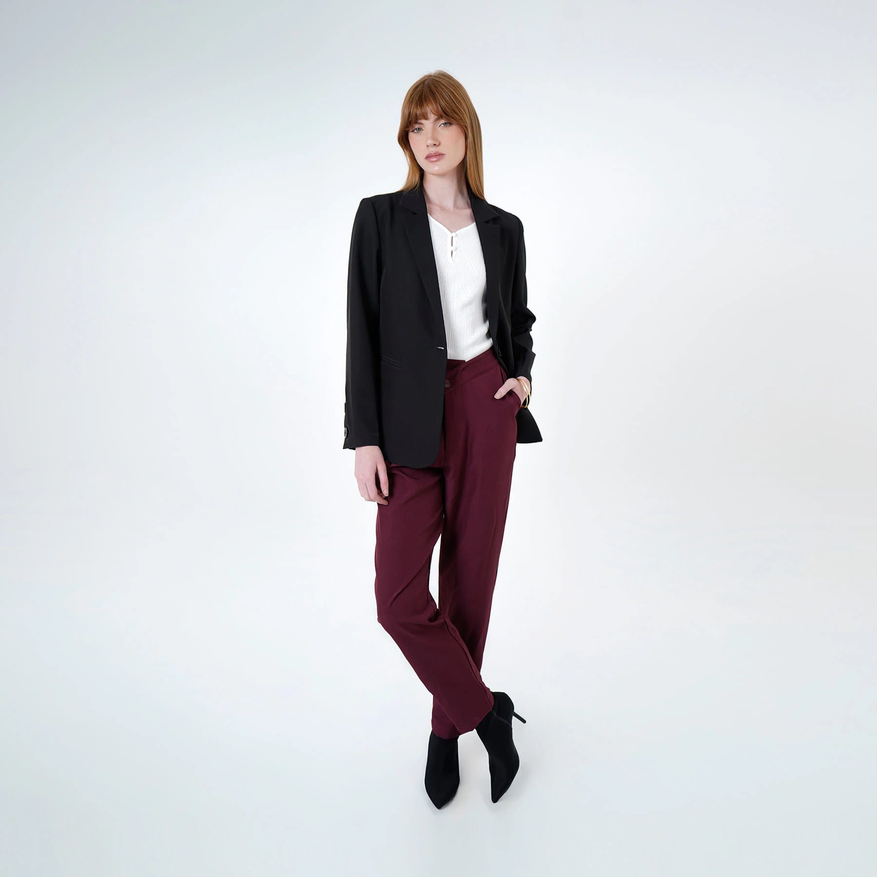 Chaqueta blazer básico con solapa y botones - imagen 6