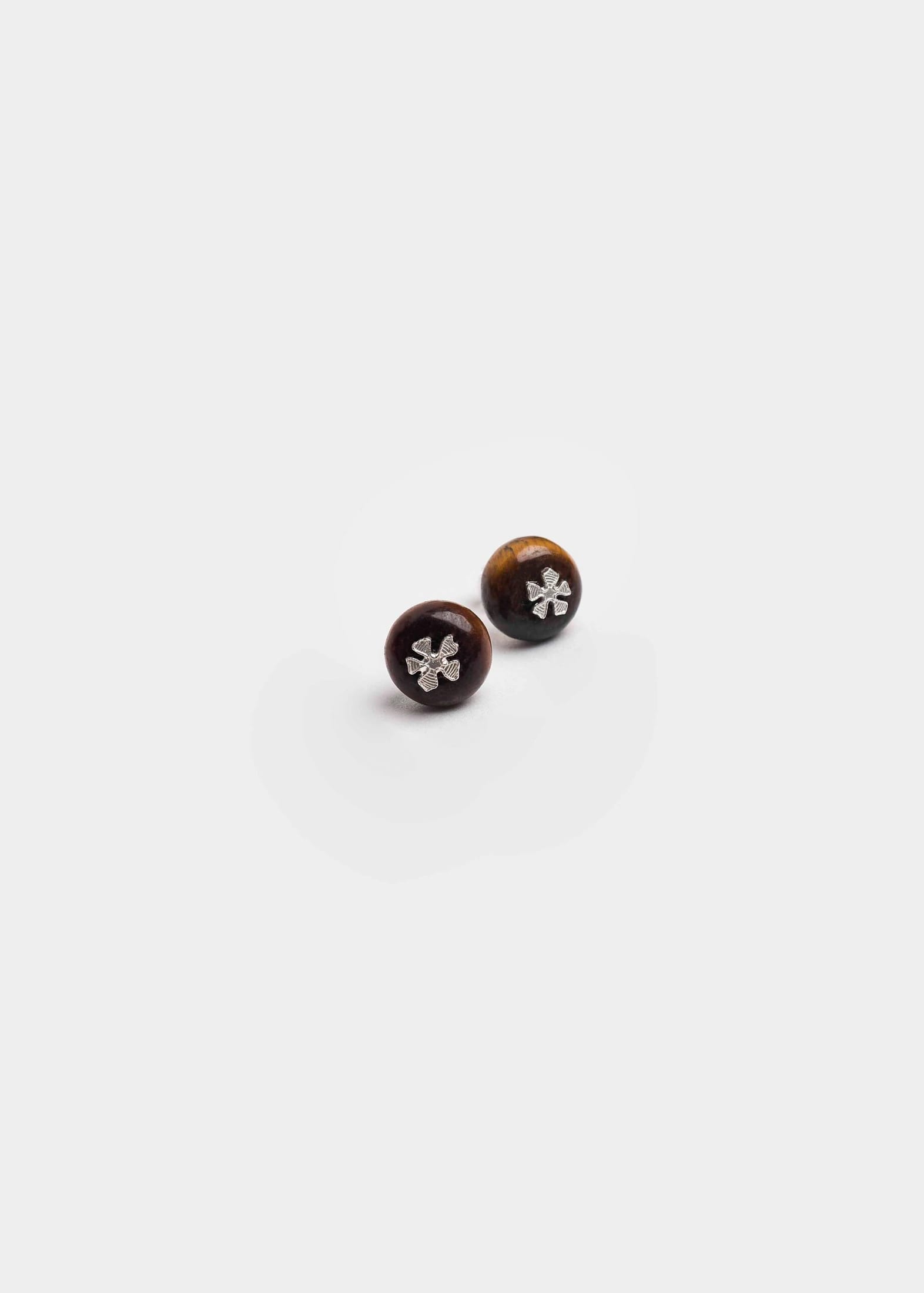 Eye Tiger Aurora Stud - imagen 1