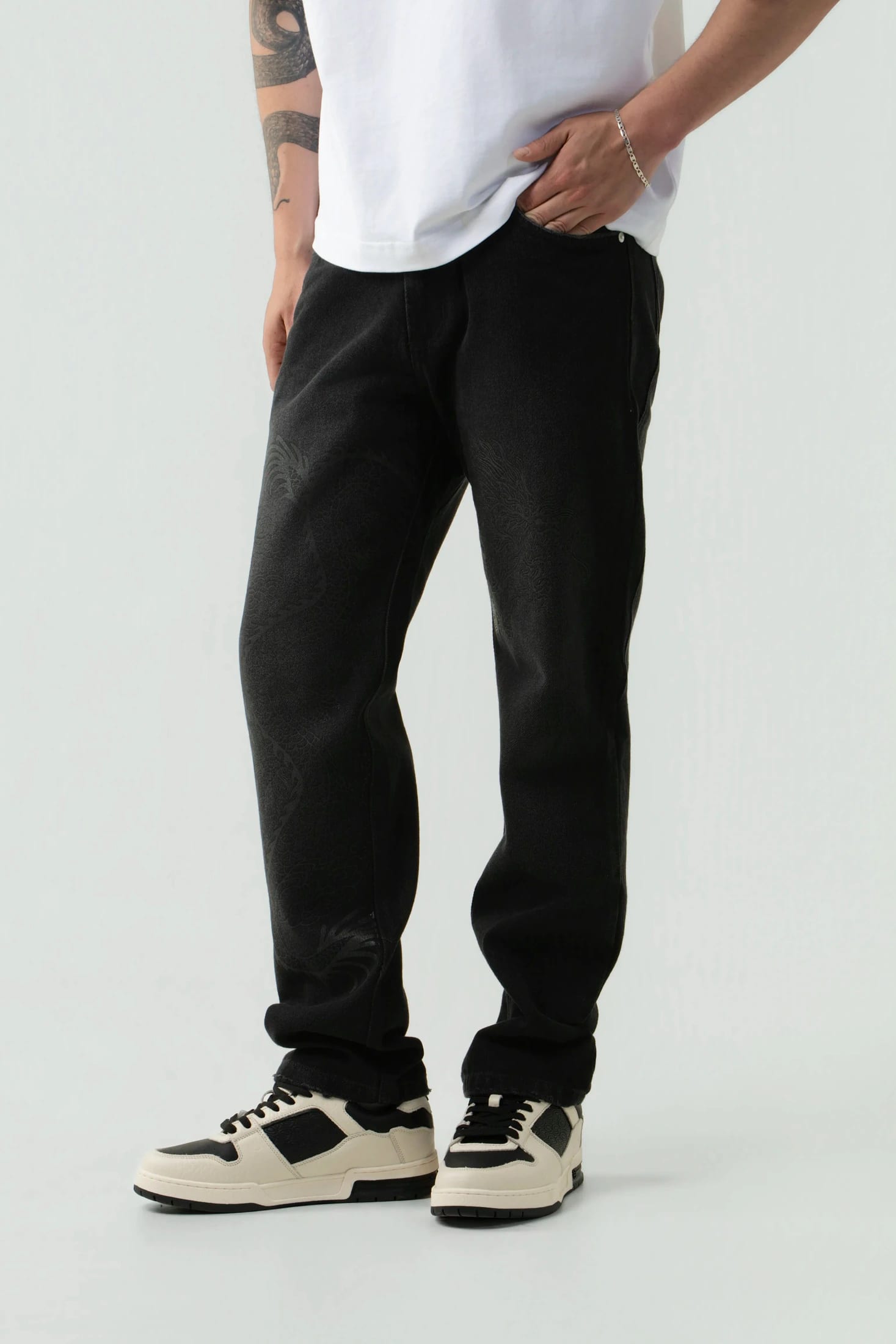 JEAN 5 BOLSILLOS COLOR NEGRO - imagen 4