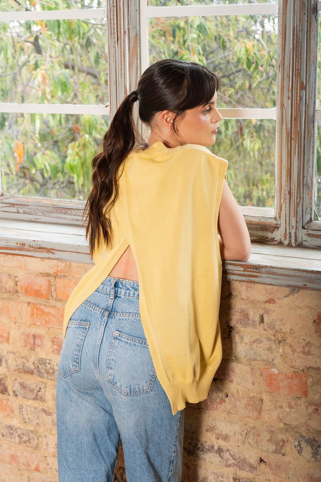 Chaleco Cruzado Amarillo - imagen 2