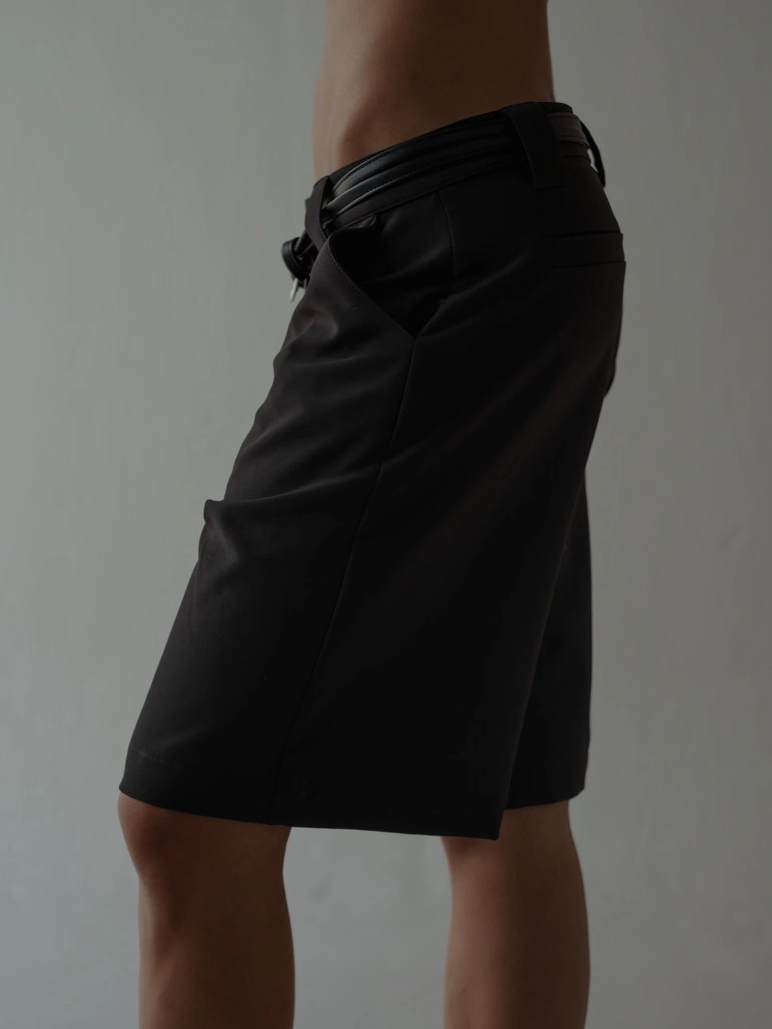 LONG CLASSIC SHORTS - BLACK - imagen 10