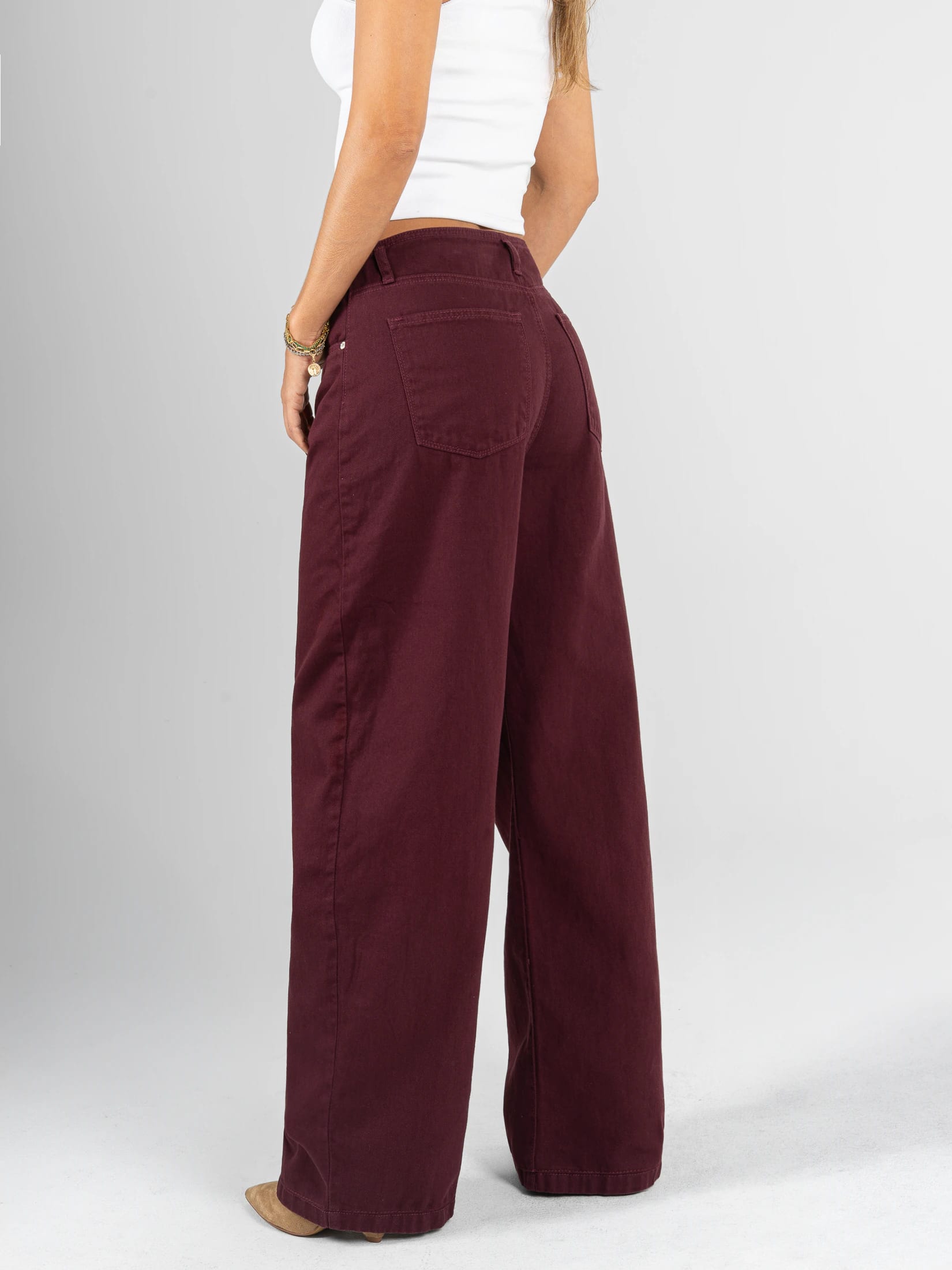 Ref: 0620563 Pantalón wide leg, rígido, tiro alto, detalle en pretina, tono vino tinto - imagen 2