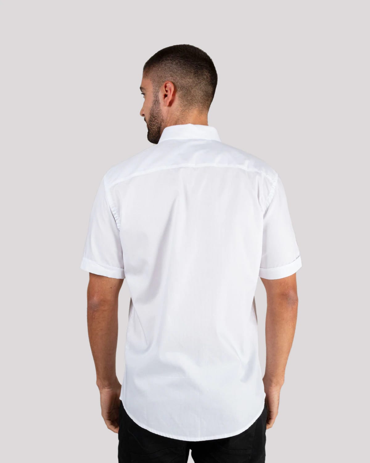 Camisa blanca manga corta para hombre - imagen 20