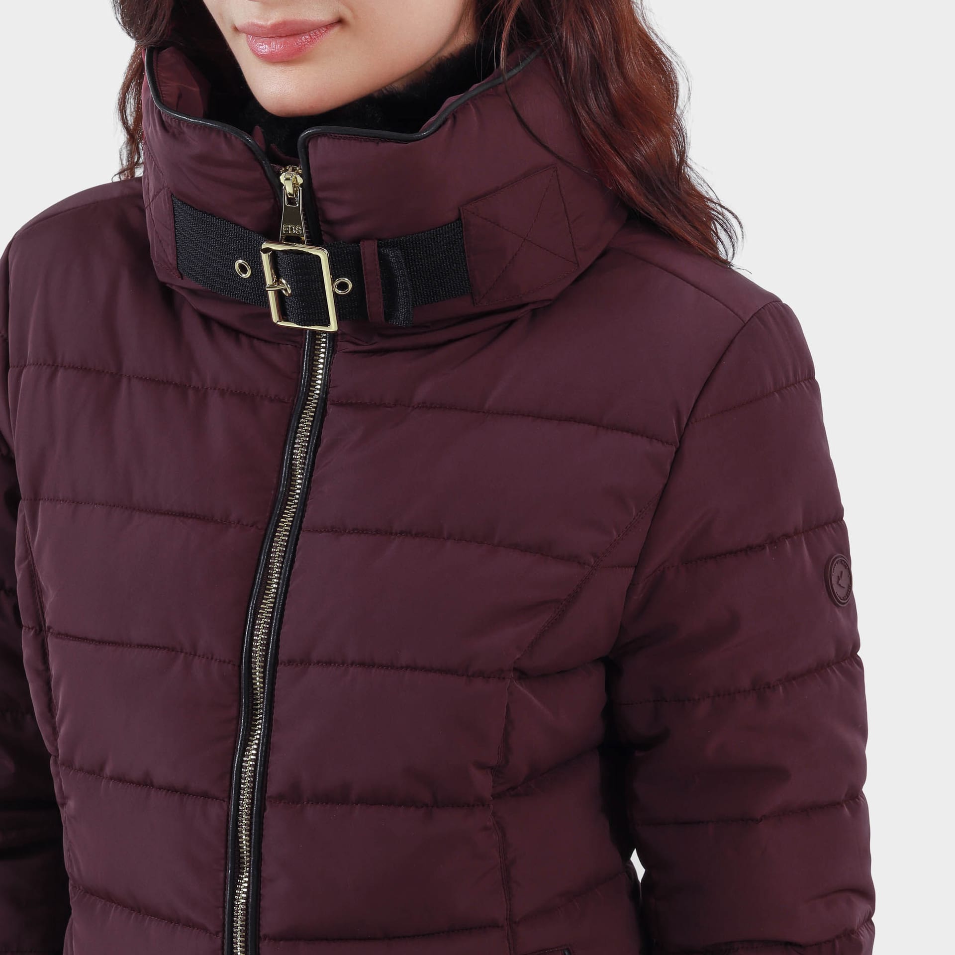 Chaqueta acolchada cuello alto con capucha interna - imagen 9