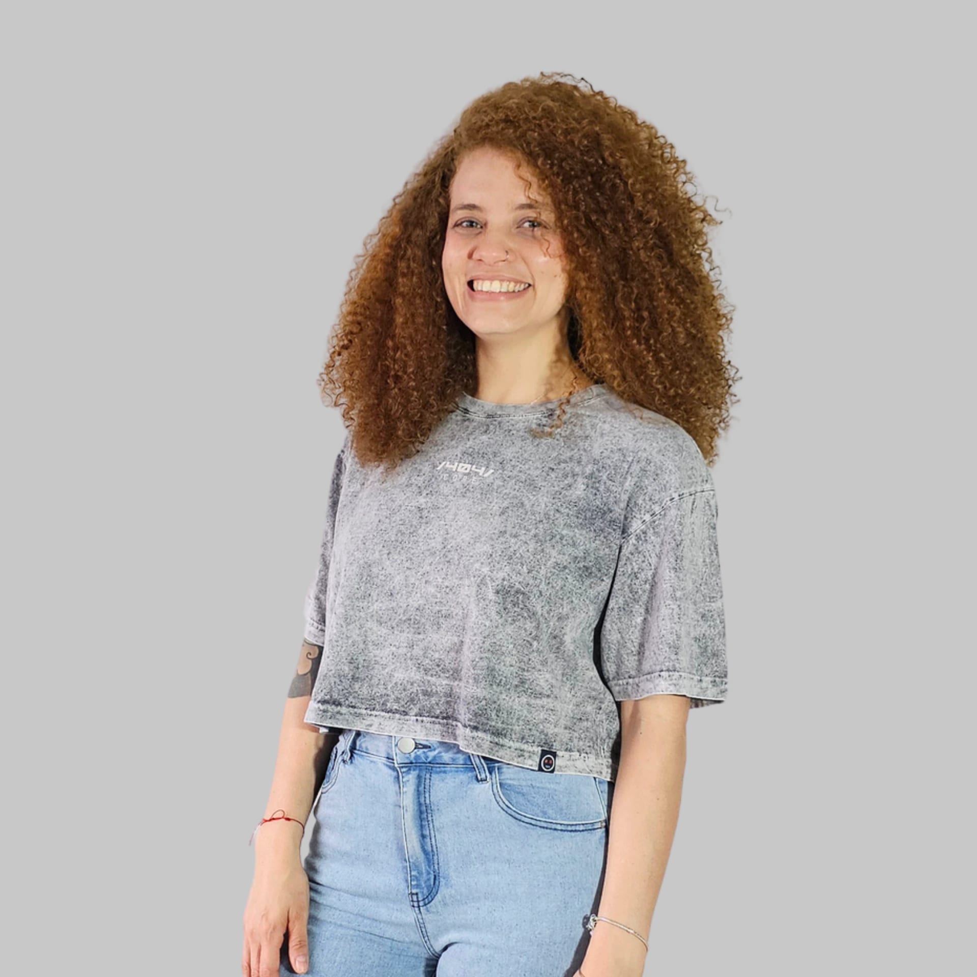 Crop Top Acid Wash Core Gris - imagen 2