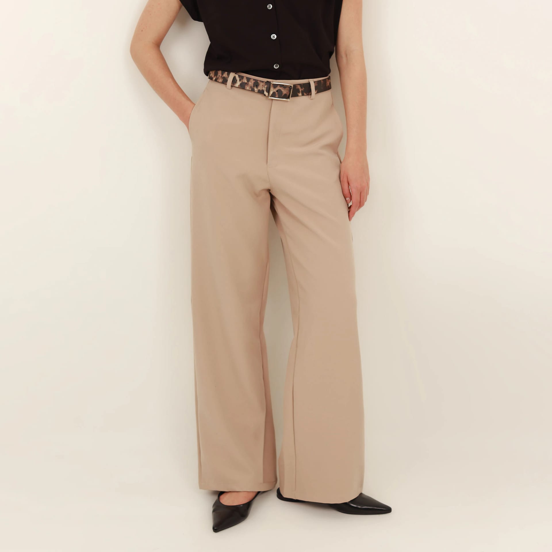 Pantalón rectobásico con pinzas - imagen 4