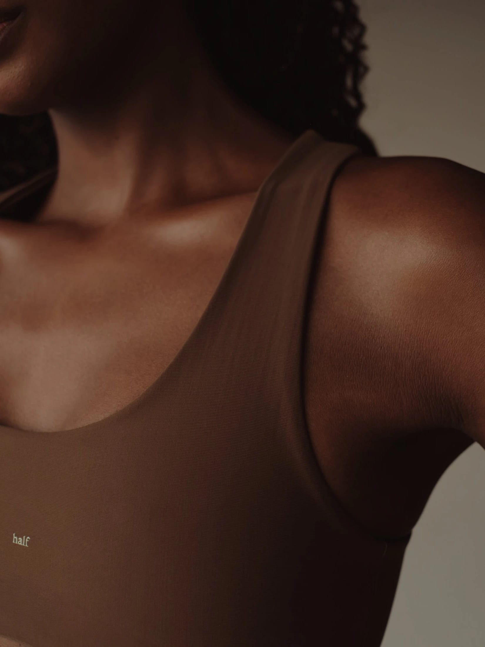 OPEN BACK ASYMMETRIC TOP - SEPIA - imagen 6