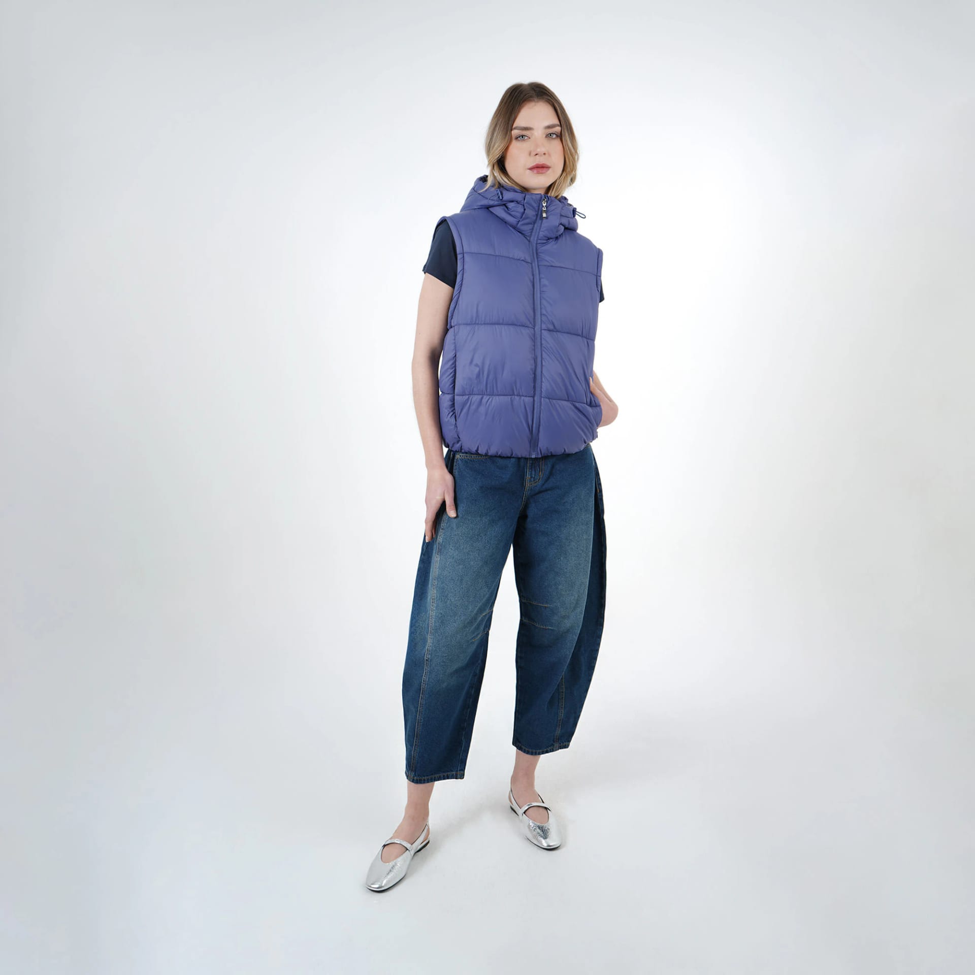 Chaqueta acolchada dos en uno mangas removibles con capucha - imagen 2