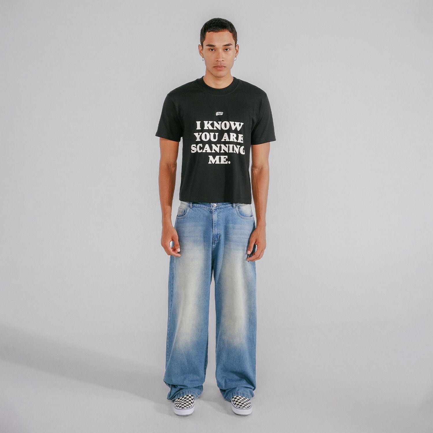 Scanning Cropped Tee - Black - imagen 5