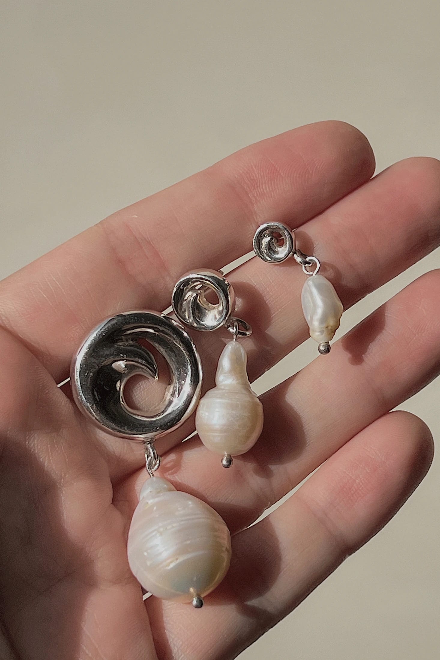 Aretes Rollitos Mini Perla - imagen 4