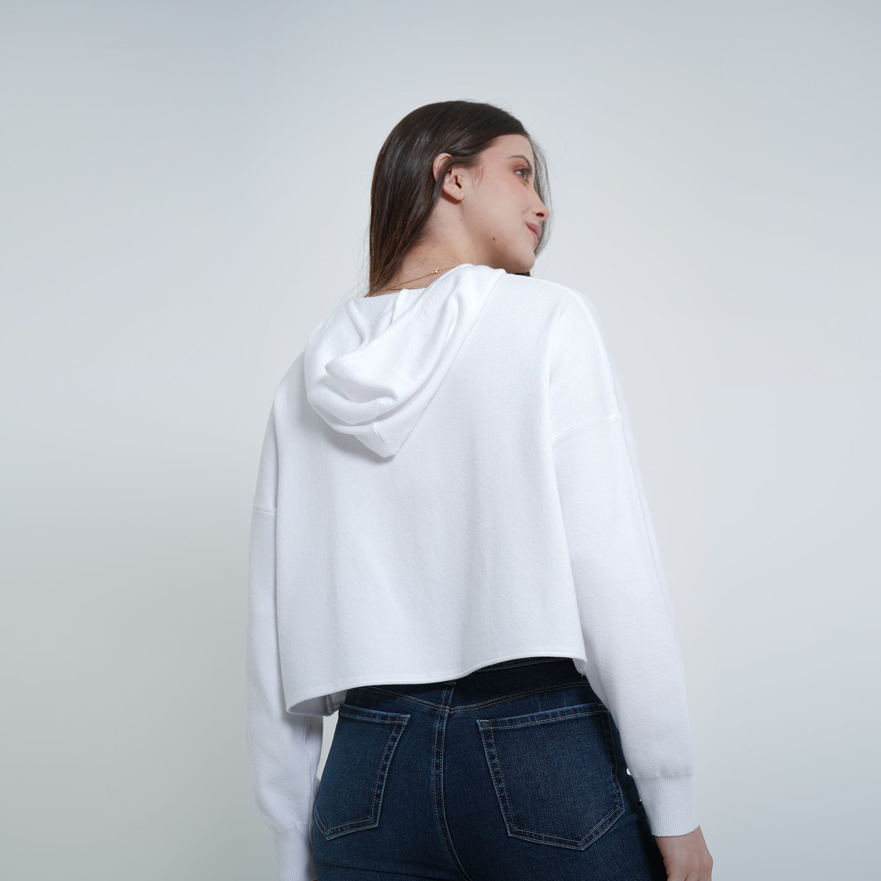 Buzo sudadera crop con capucha bordado Berry - imagen 5