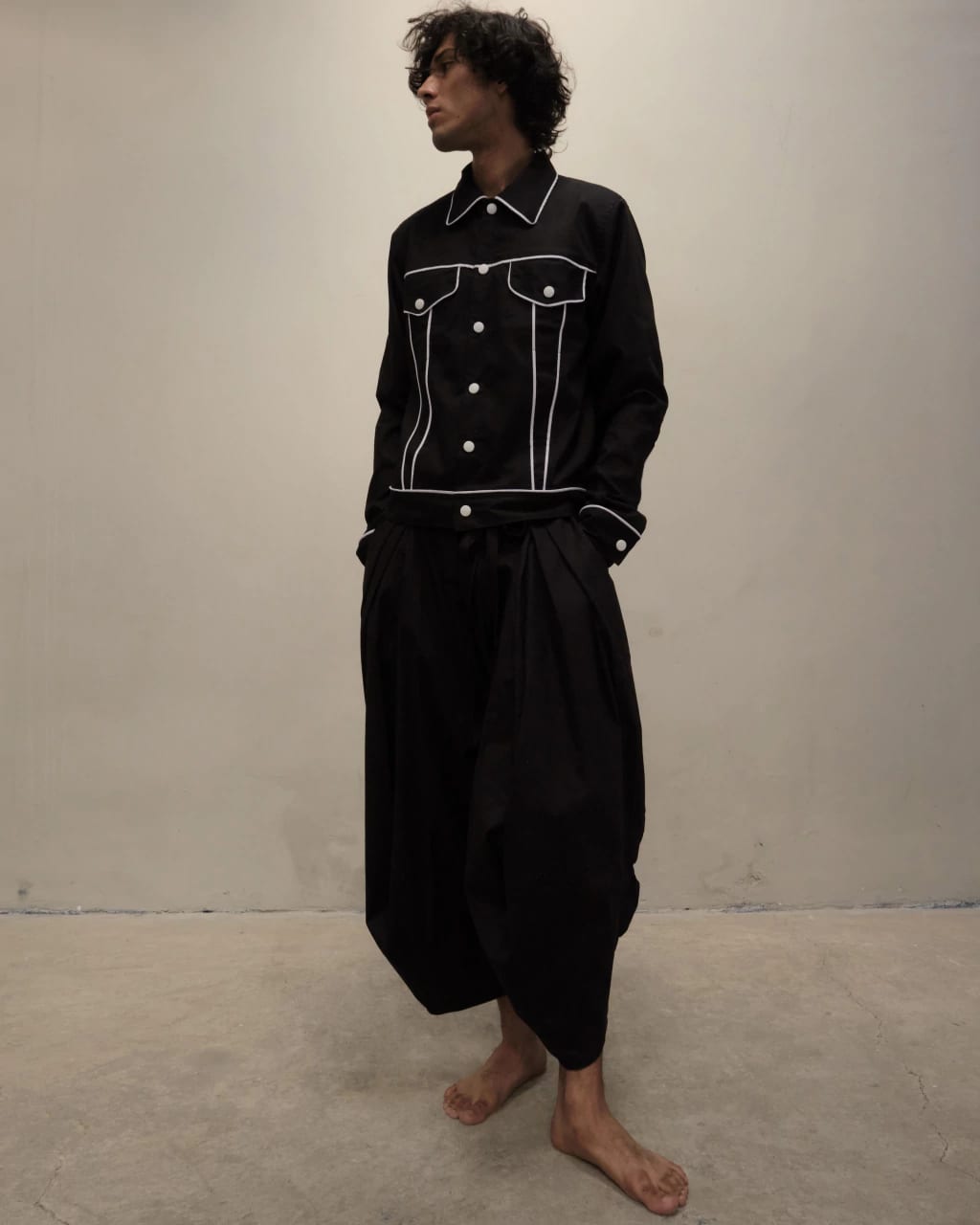 CHAQUETA - TRAZO NEGRA - imagen 1
