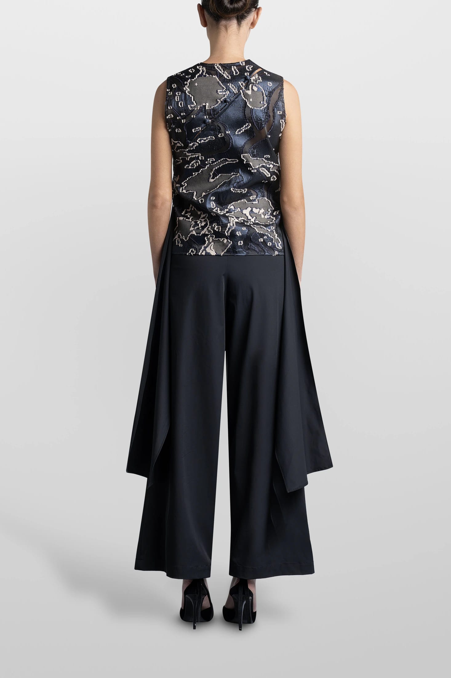 VOLANT TOP ASIMETRICO JACQUARD - imagen 4