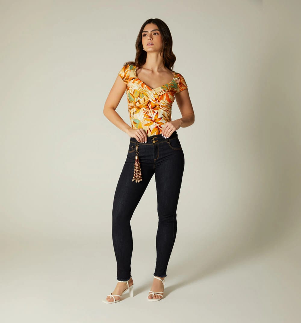 Blusa manga corta  con escote en espalda - imagen 1