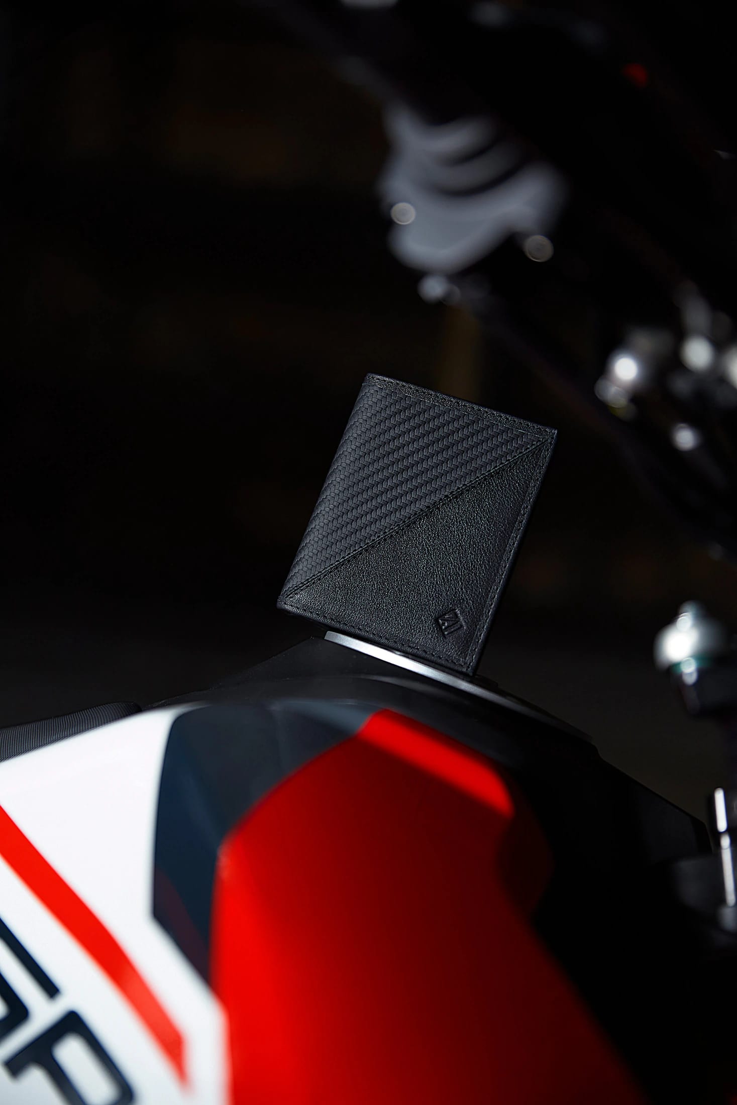 Billetera Compact Cuero (Negra-Roja) — Con Grabado de Iniciales - imagen 9