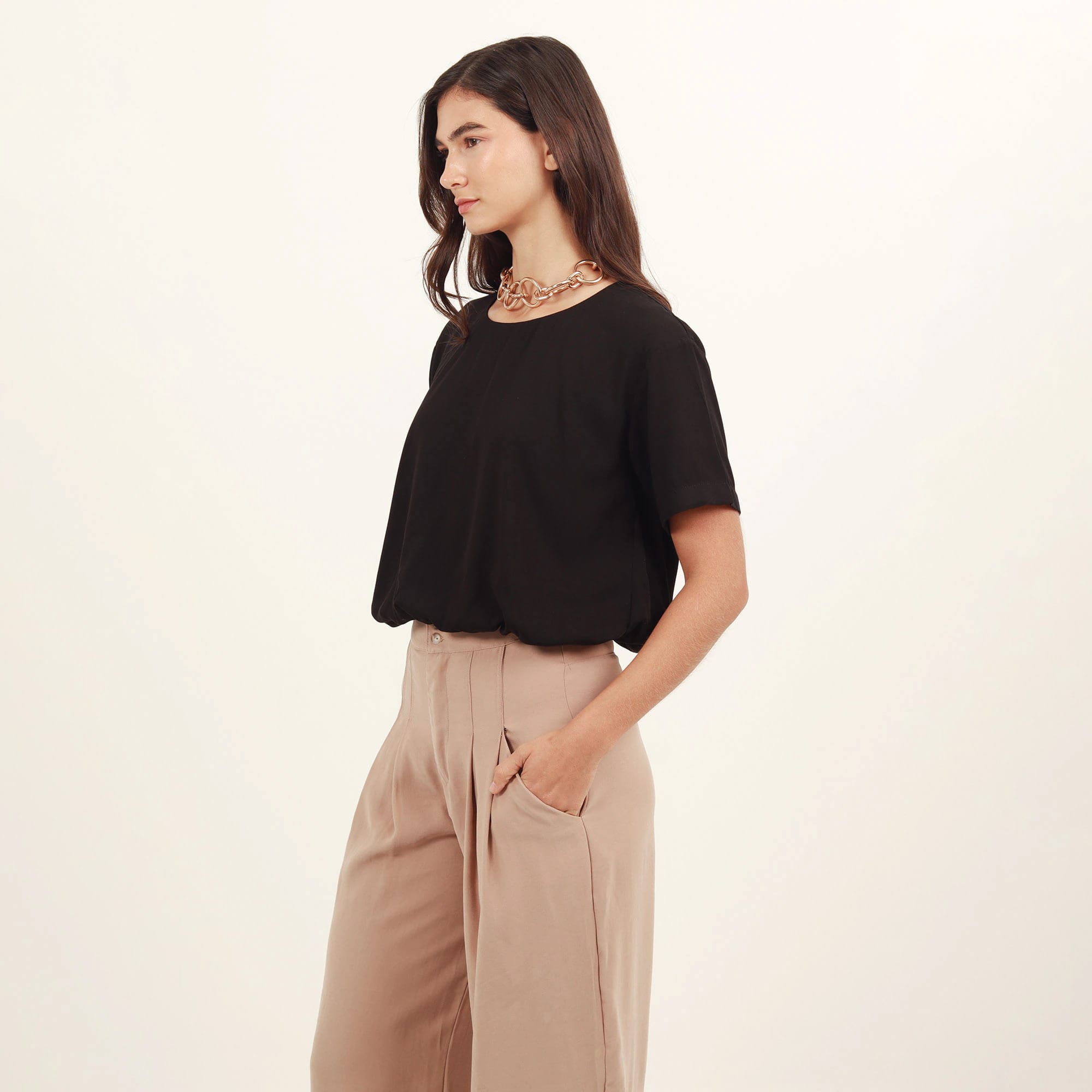 Blusa crop globo cuello redondo manga corta - imagen 2