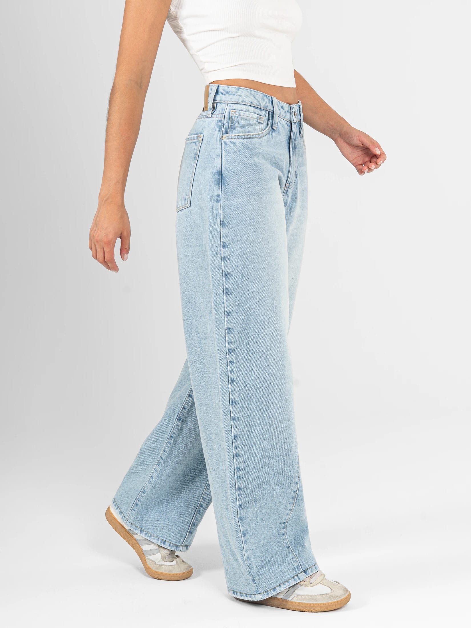 Ref: 066521 Jean wide leg, rígido, tiro alto, con cortes, tono azul claro - imagen 3