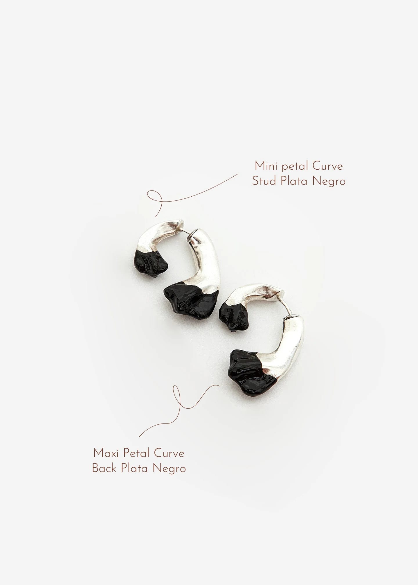 Mini Petal Curve Stud Plata Negro - imagen 4