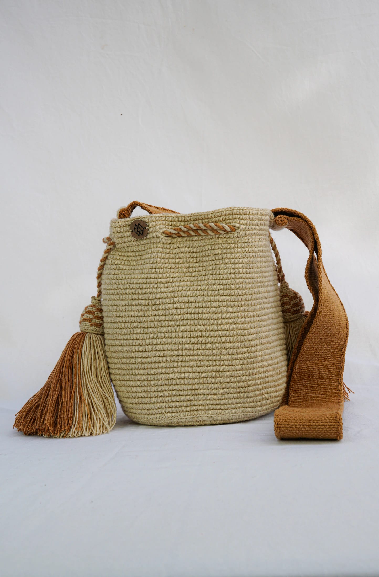 Mochila Mediana Unicolor Amistad - imagen 1