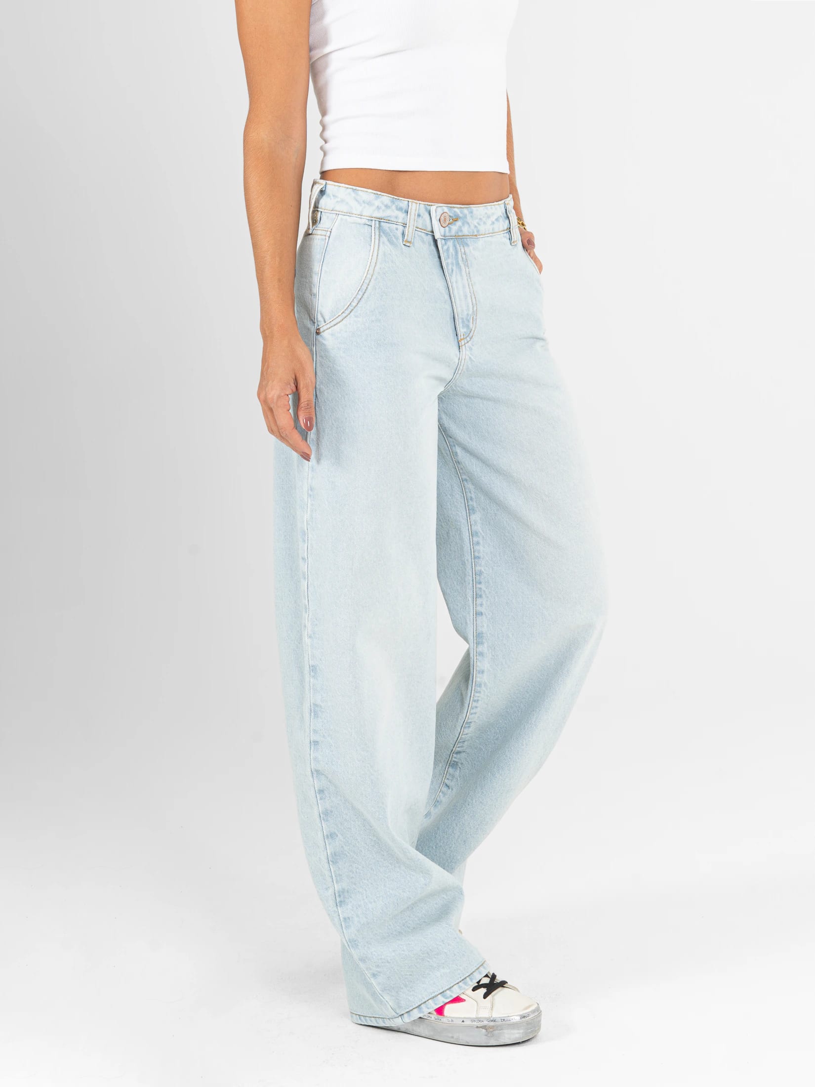 Ref: 066441 Jean wide leg, rígido, tiro alto, detalle en pretina, con cortes, tono azul claro - imagen 3