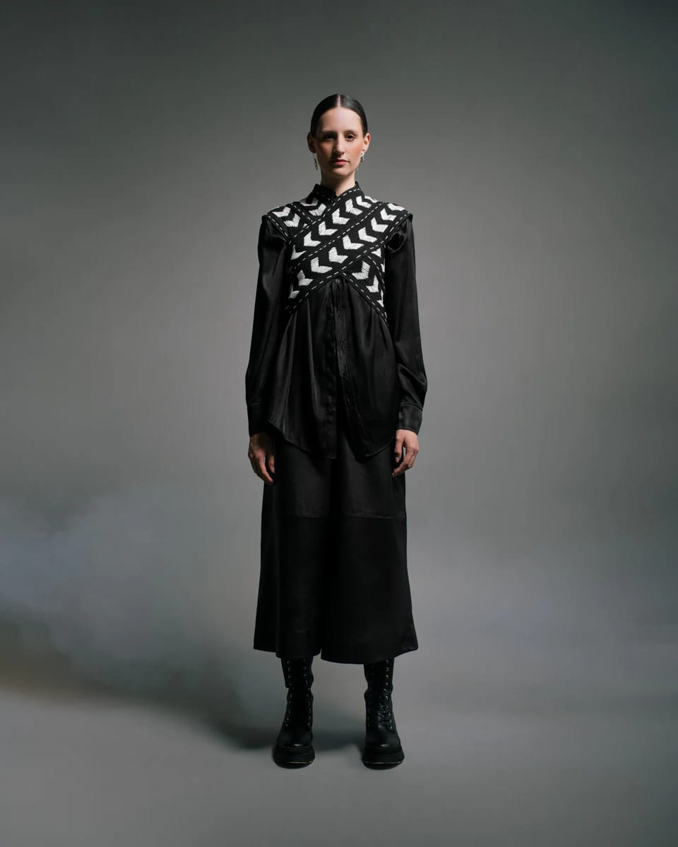 SHORT LEATHER WIDE LEG TROUSERS - imagen 3