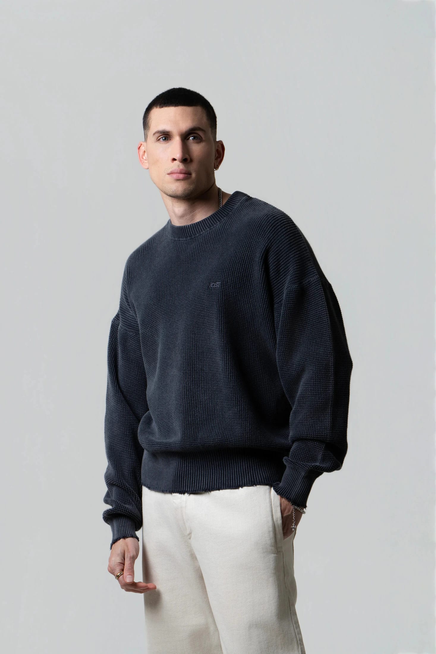 SWEATER CERRADO COLOR GRIS MEDIO - imagen 1