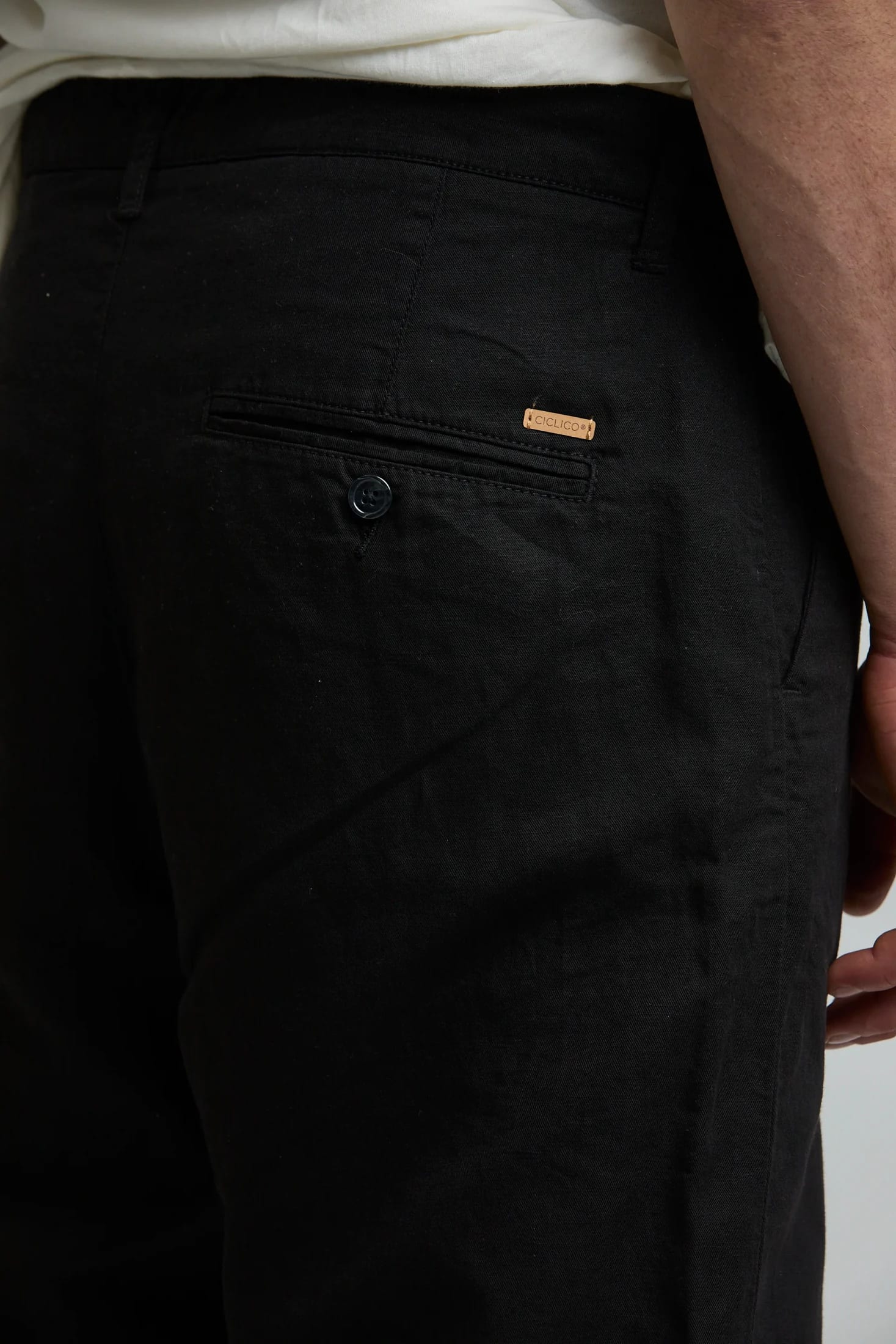 Pantalón Carrot Negro - imagen 9