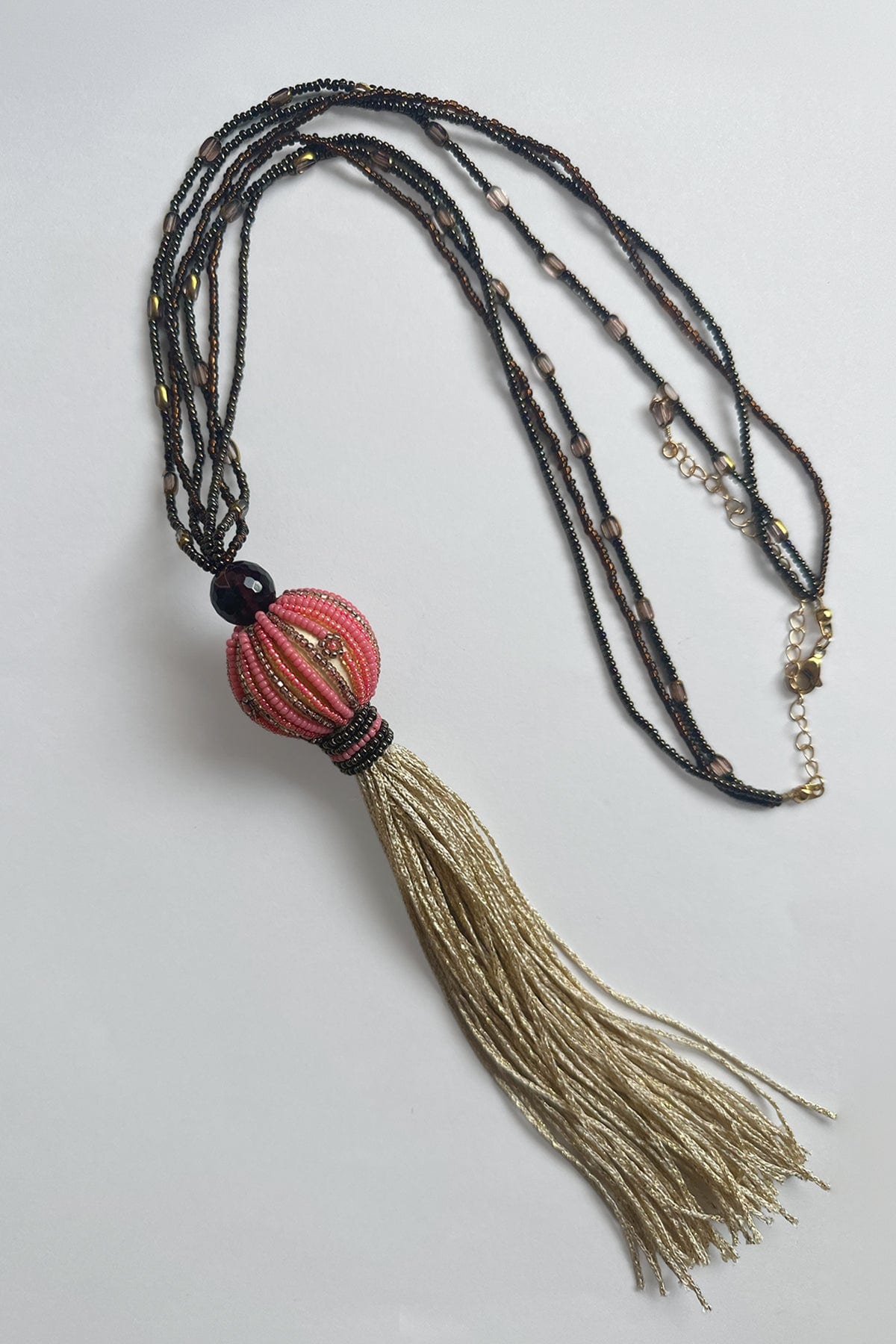 Collar rosa largo - imagen 1