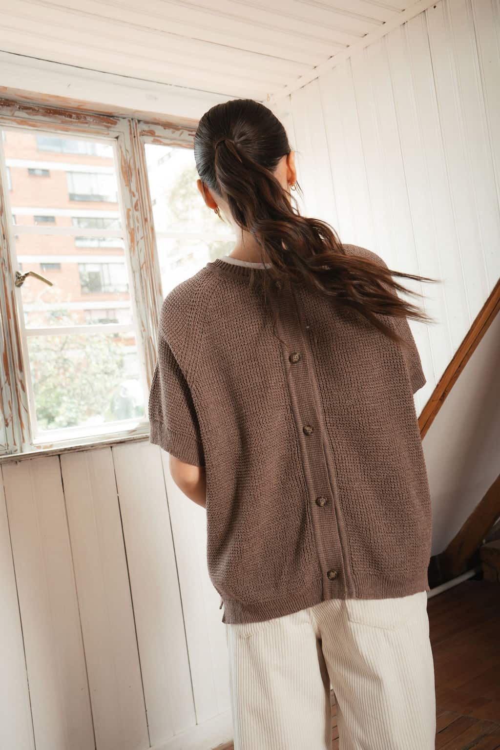 Saco manga corta cardigan perlado café - imagen 5