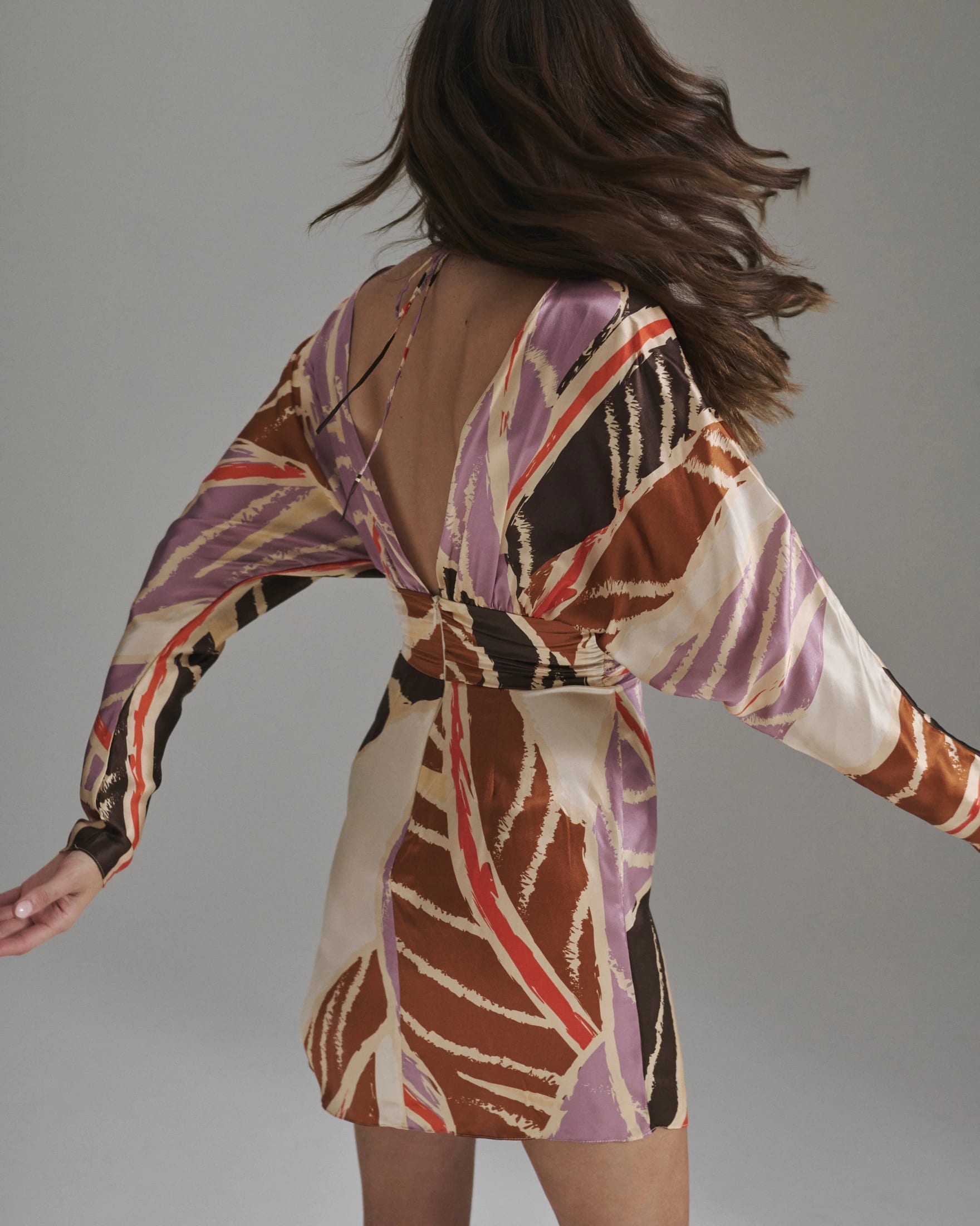 Grecia Satin Silk Mini Dress / Lilac Platanera Leaves - imagen 4