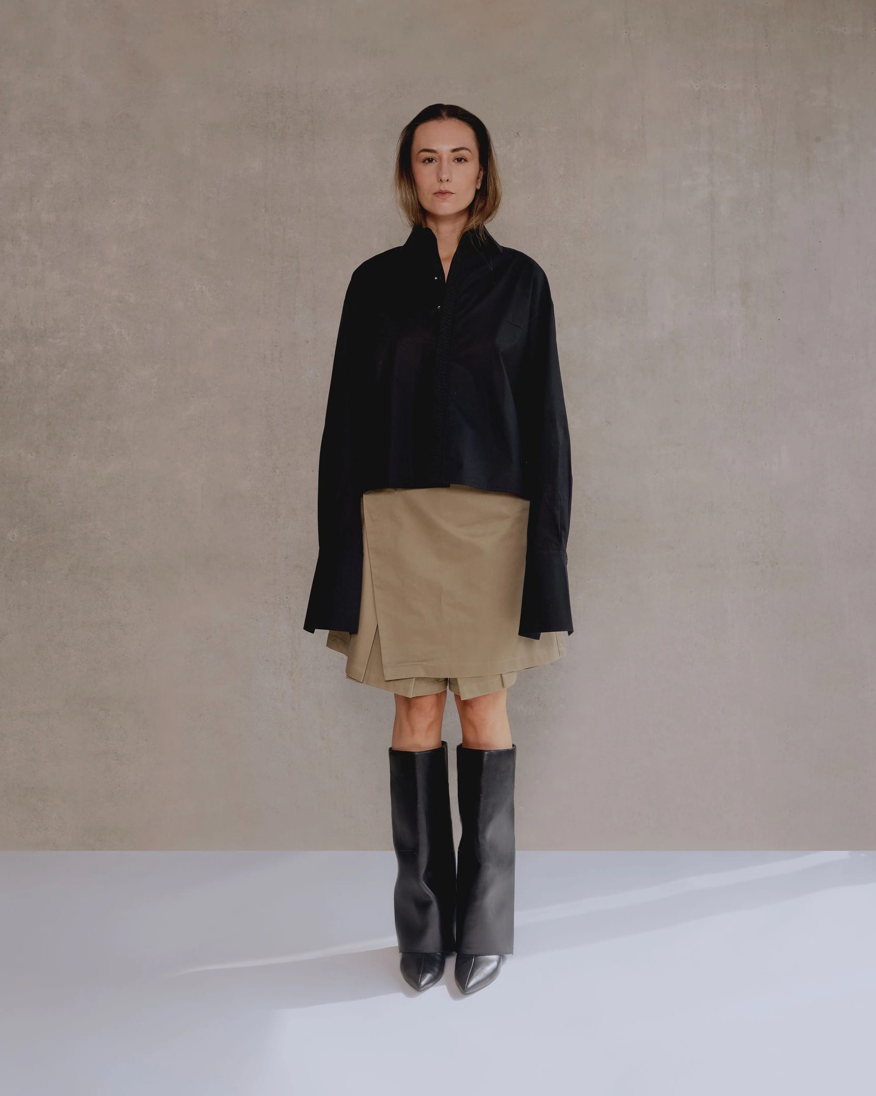 Beige Skirt Short Man - imagen 2