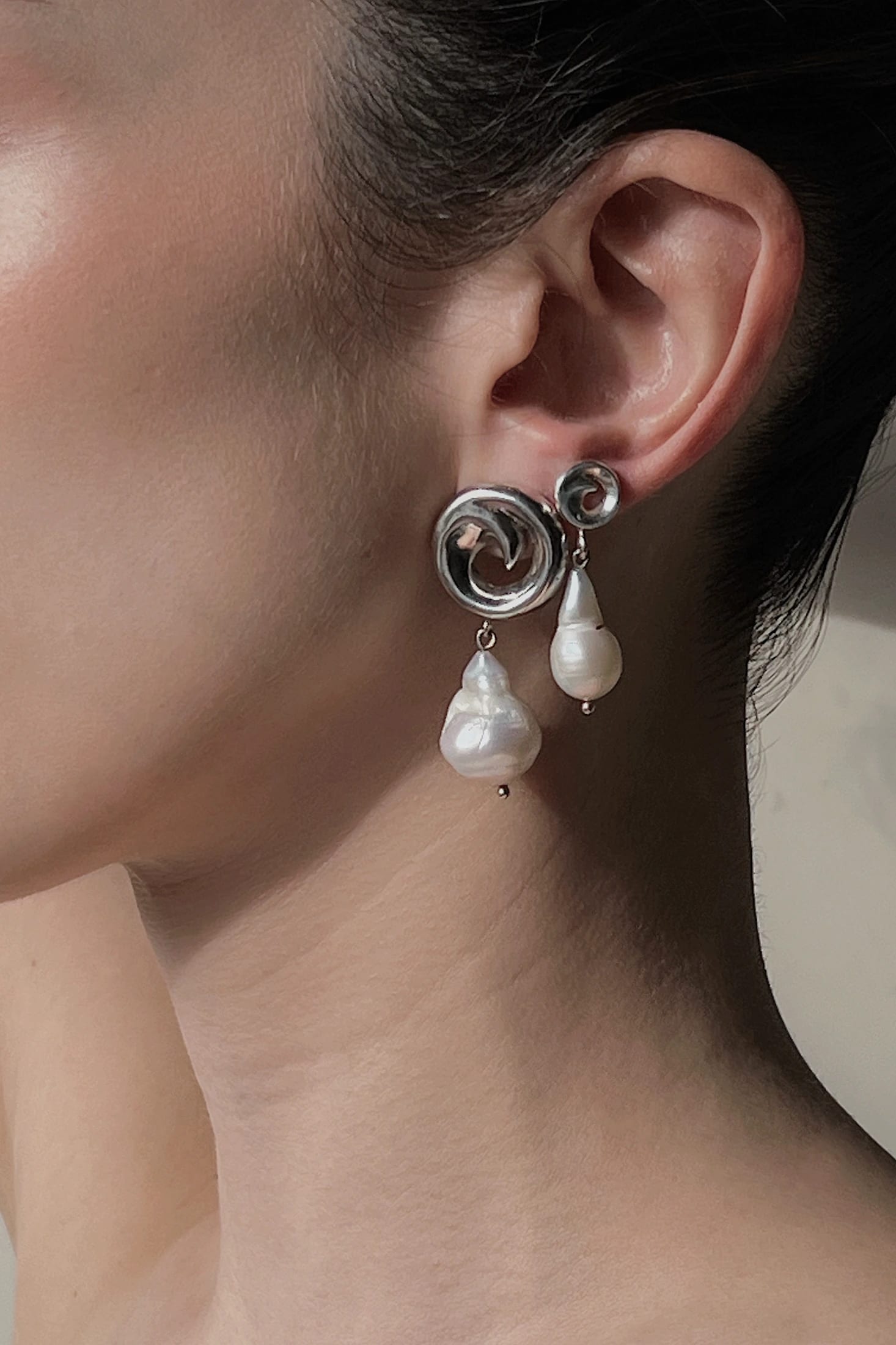Aretes Rollitos Midi Perla - imagen 2